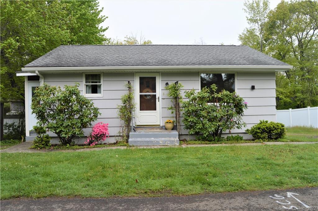 8 Woodland Avenue