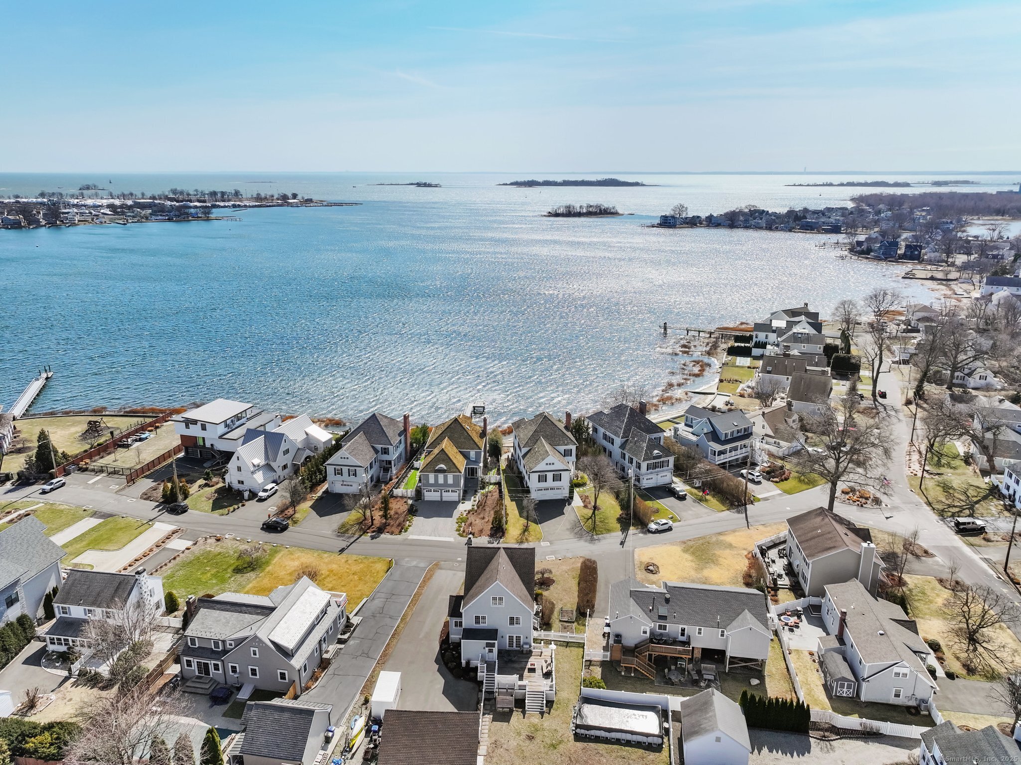 37 Shorefront Park