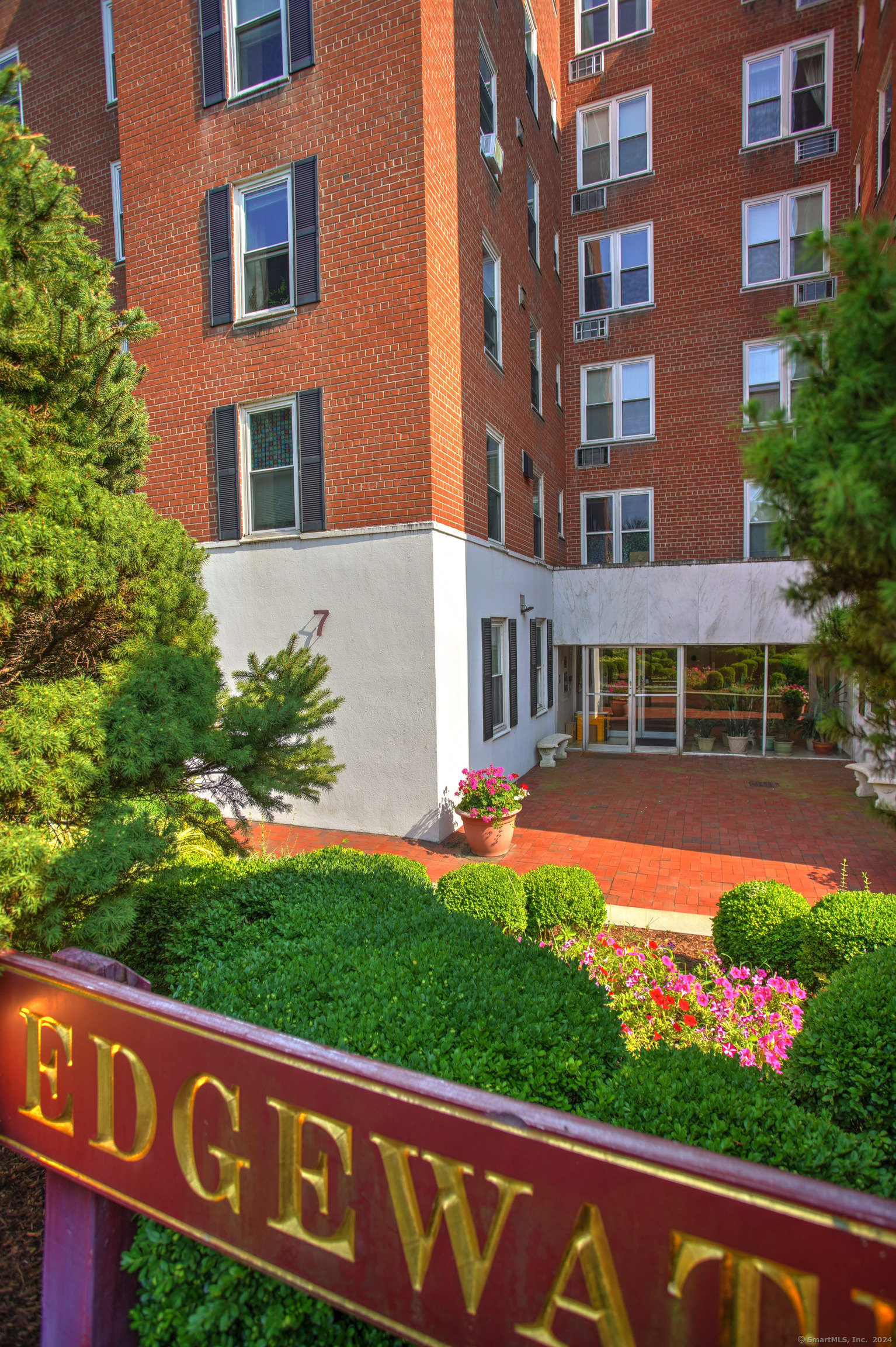 7 4th Street APT 5F