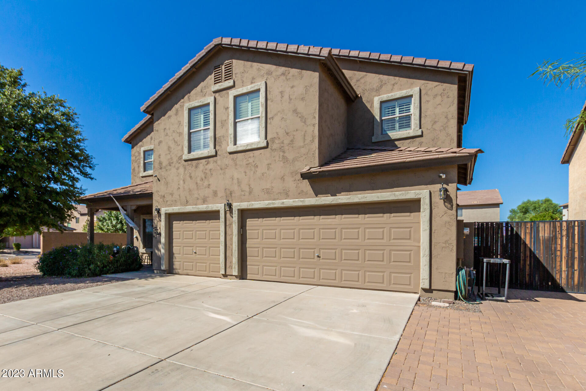660 E KAPASI Lane