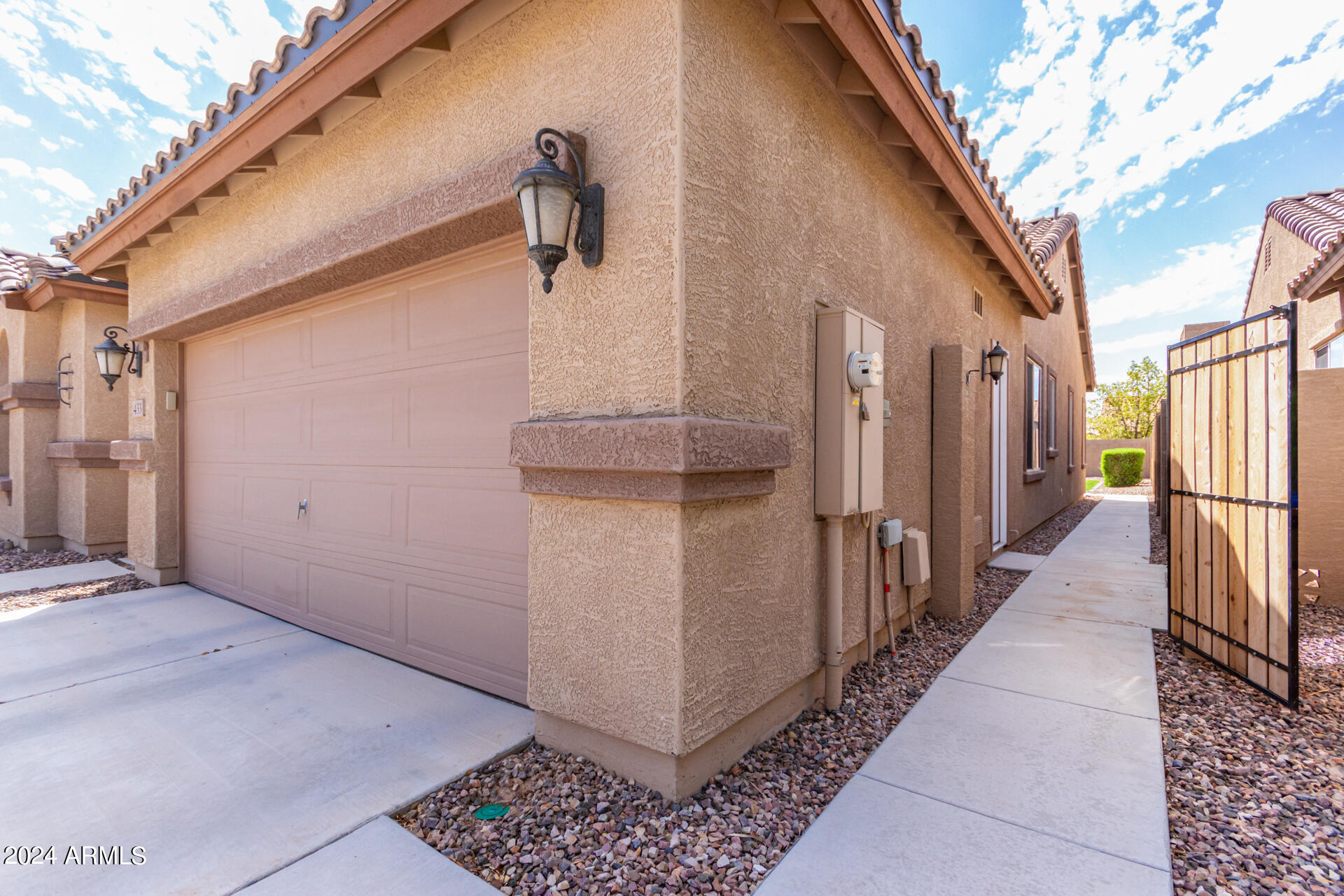 433 E CANYON ROCK Road
