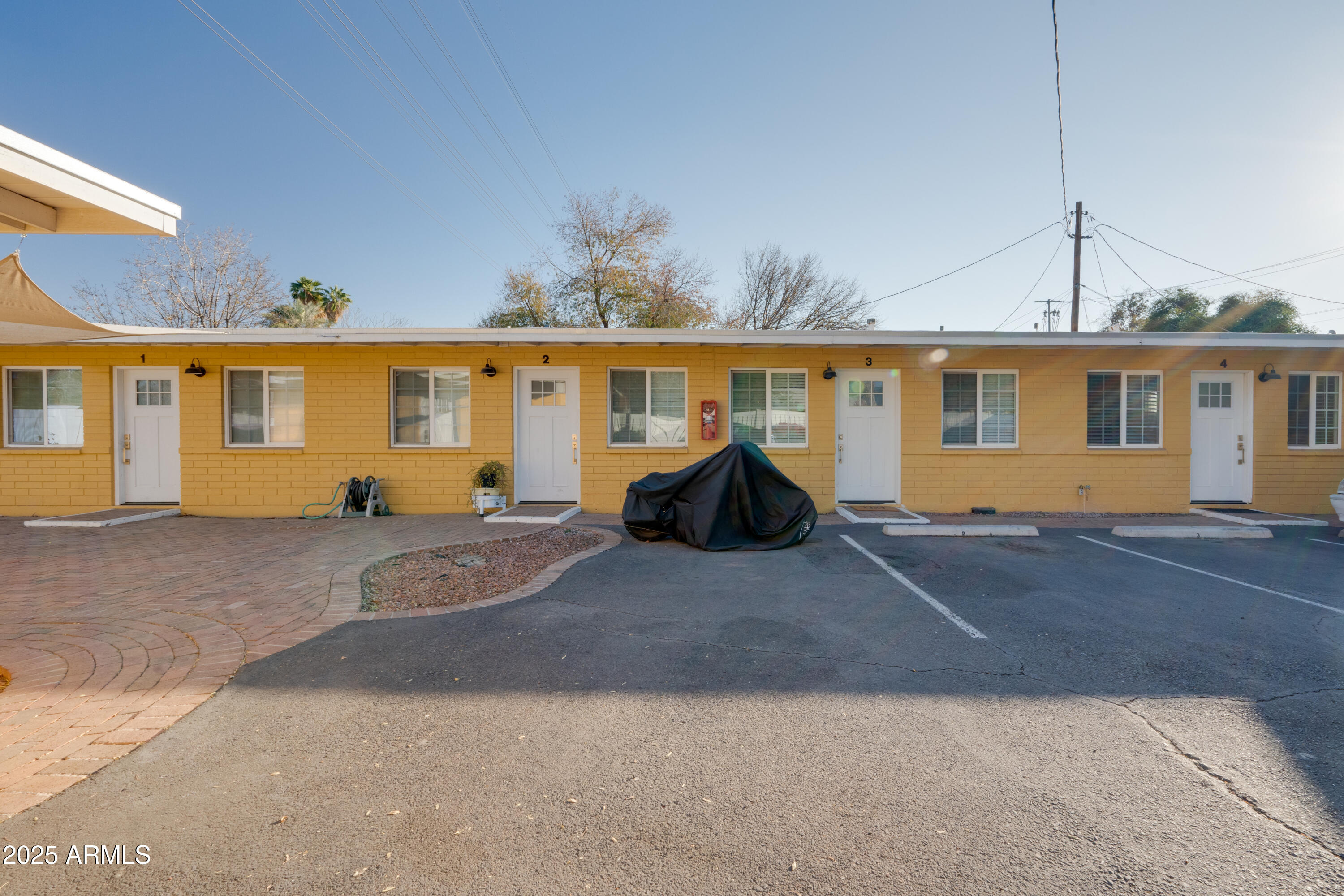 APARTMENTS ON FARMER