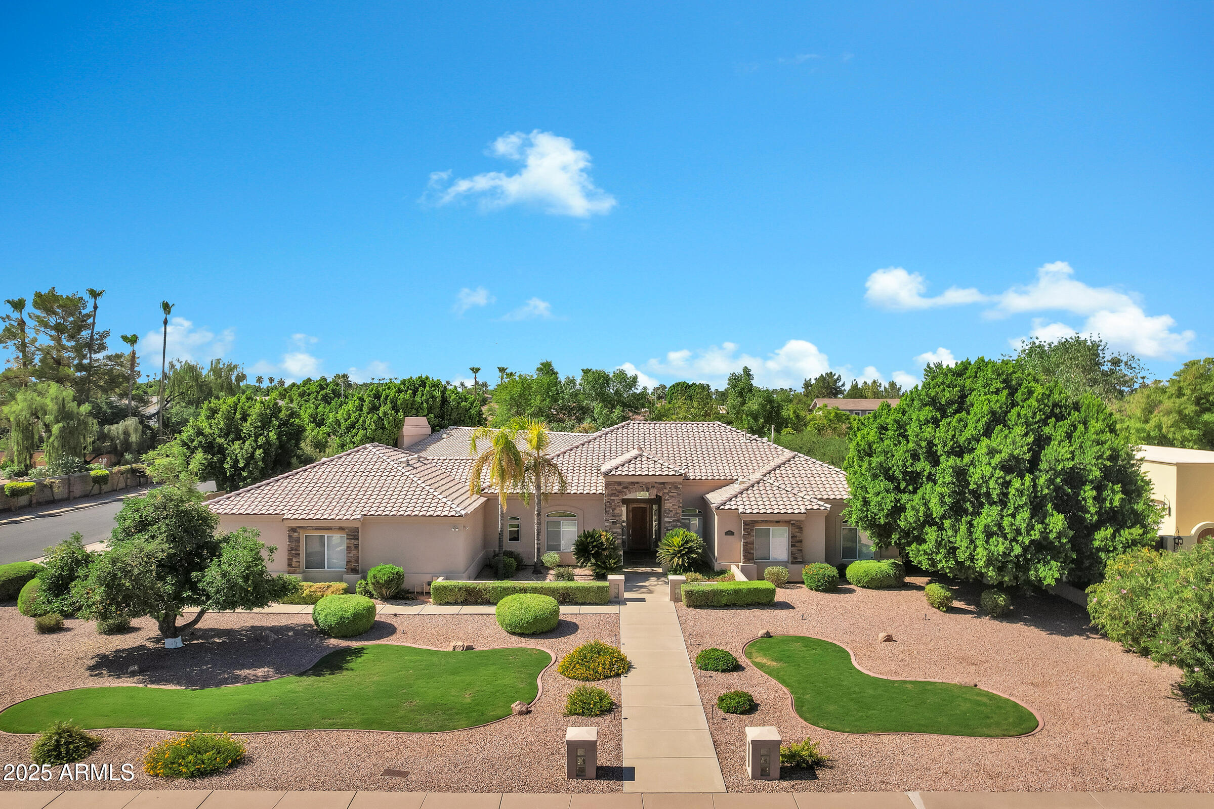 3819 E Ivyglen Street