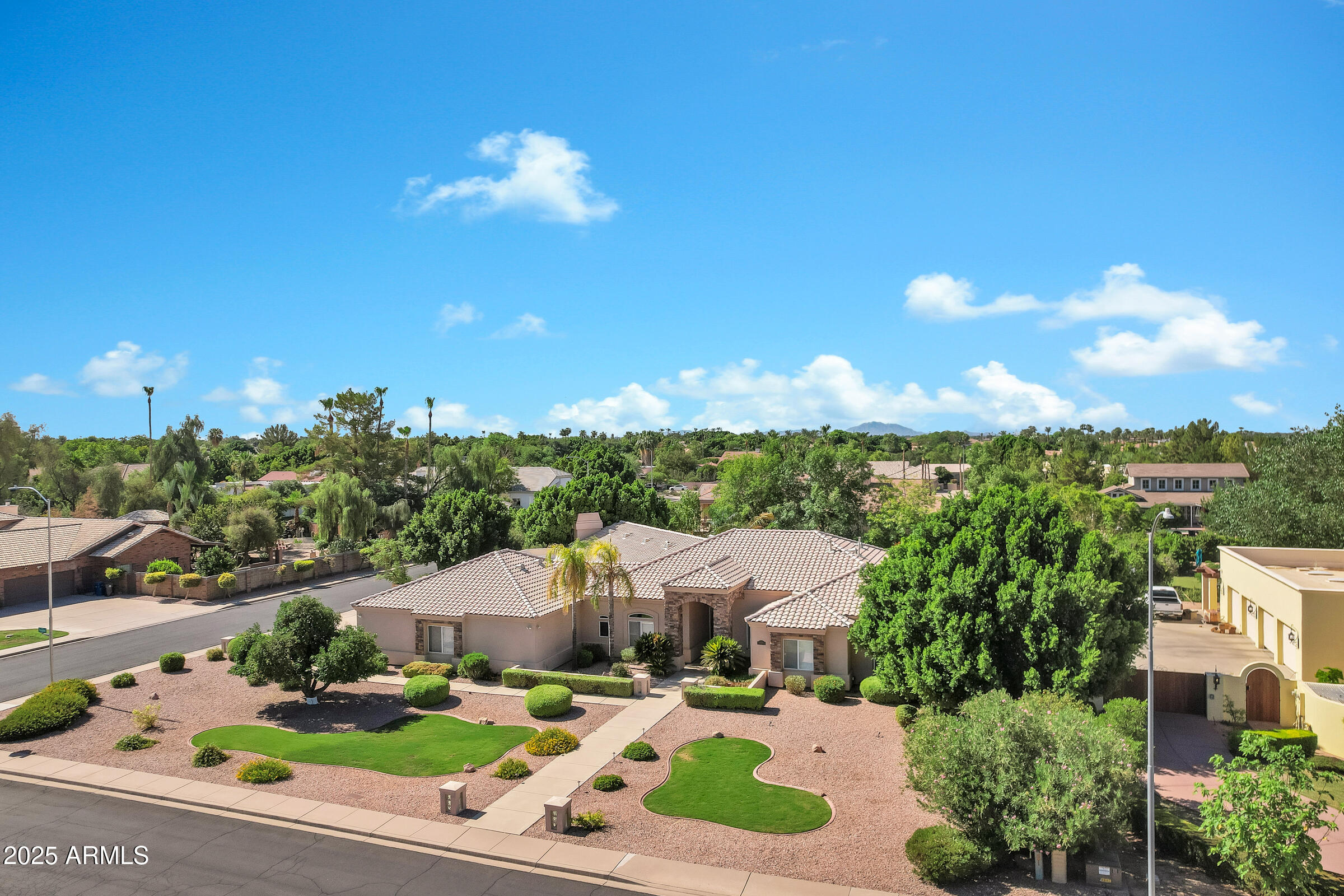 3819 E Ivyglen Street