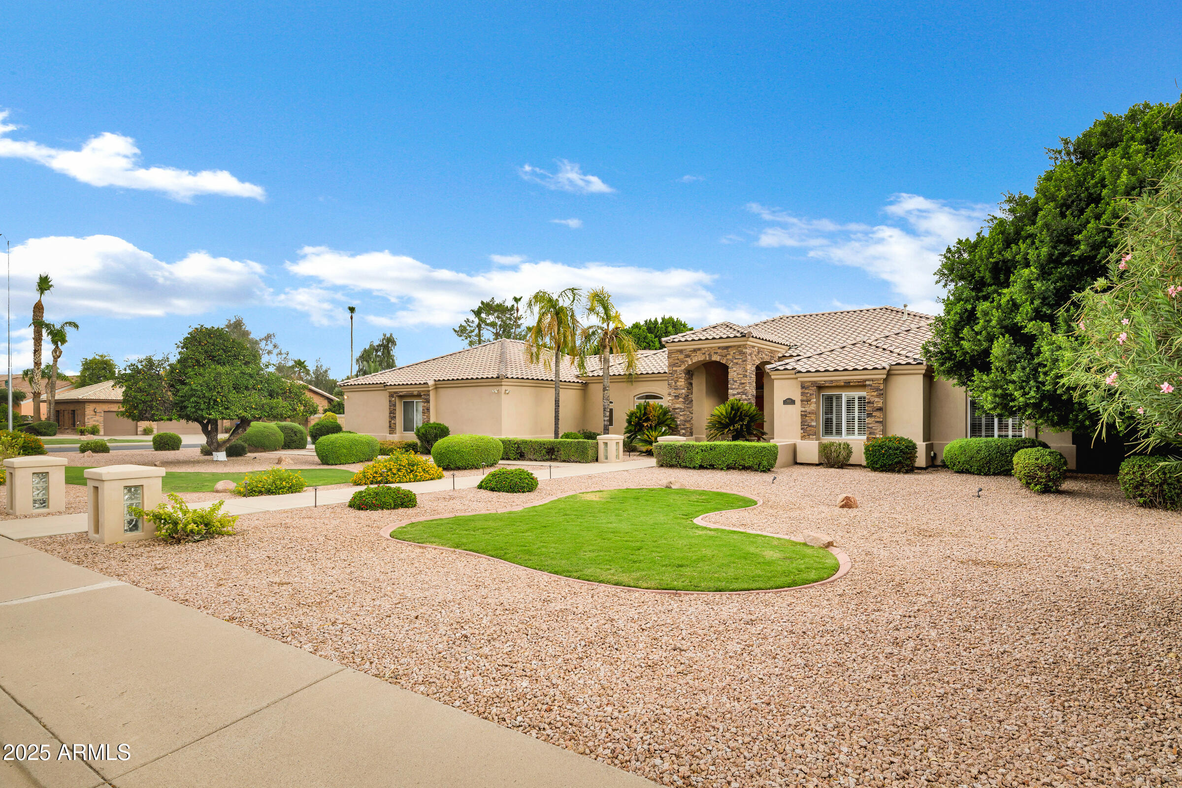 3819 E Ivyglen Street