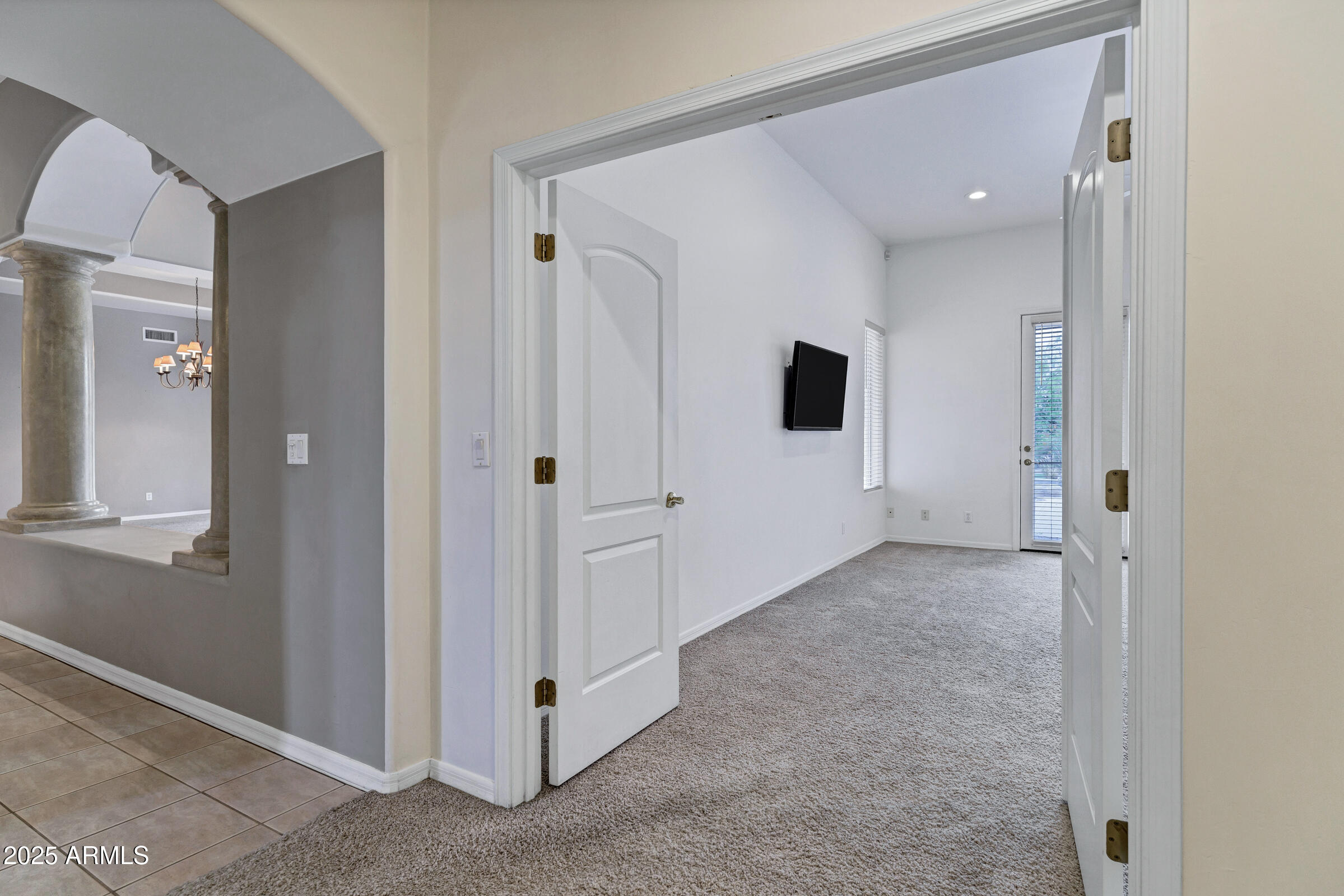 3819 E Ivyglen Street