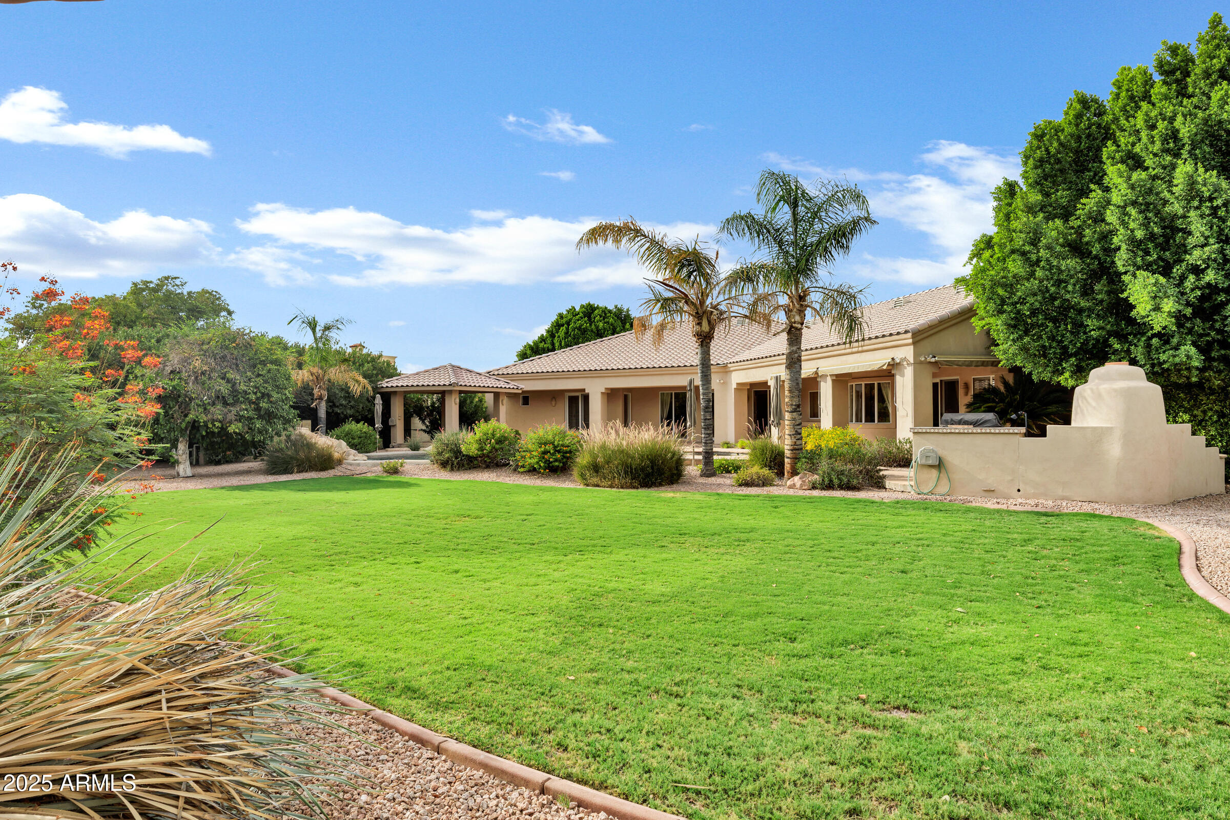 3819 E Ivyglen Street