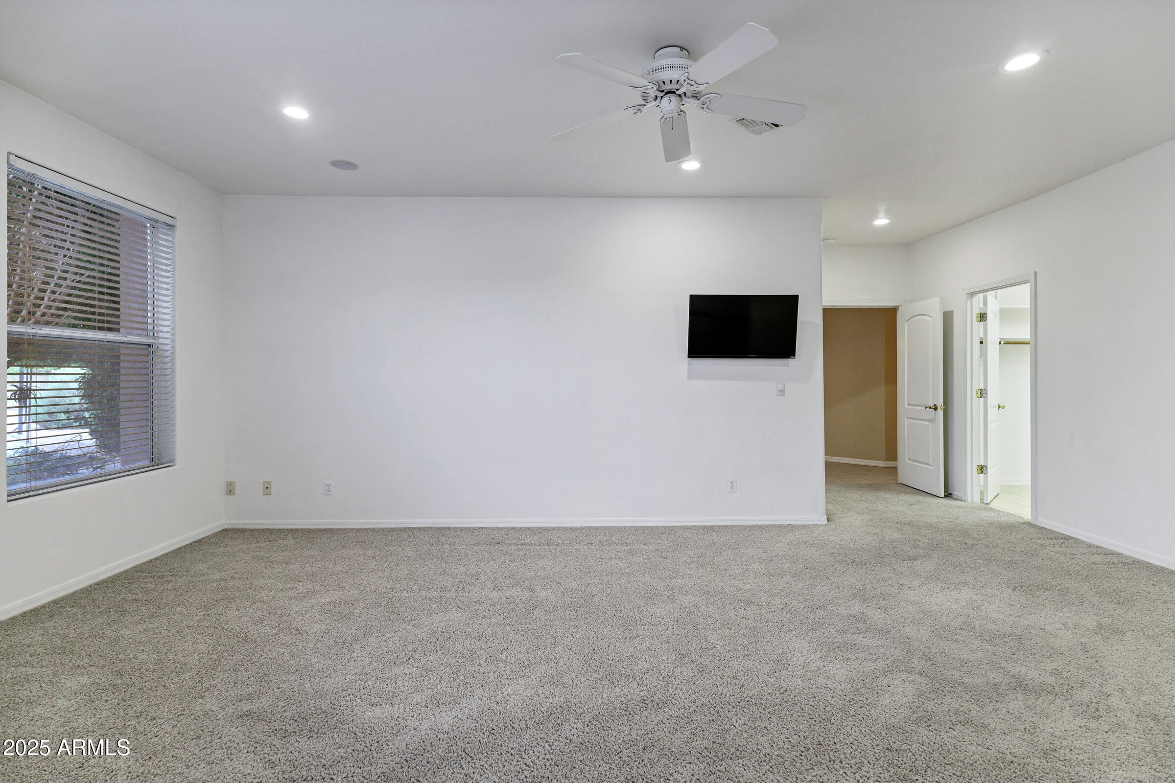 3819 E Ivyglen Street