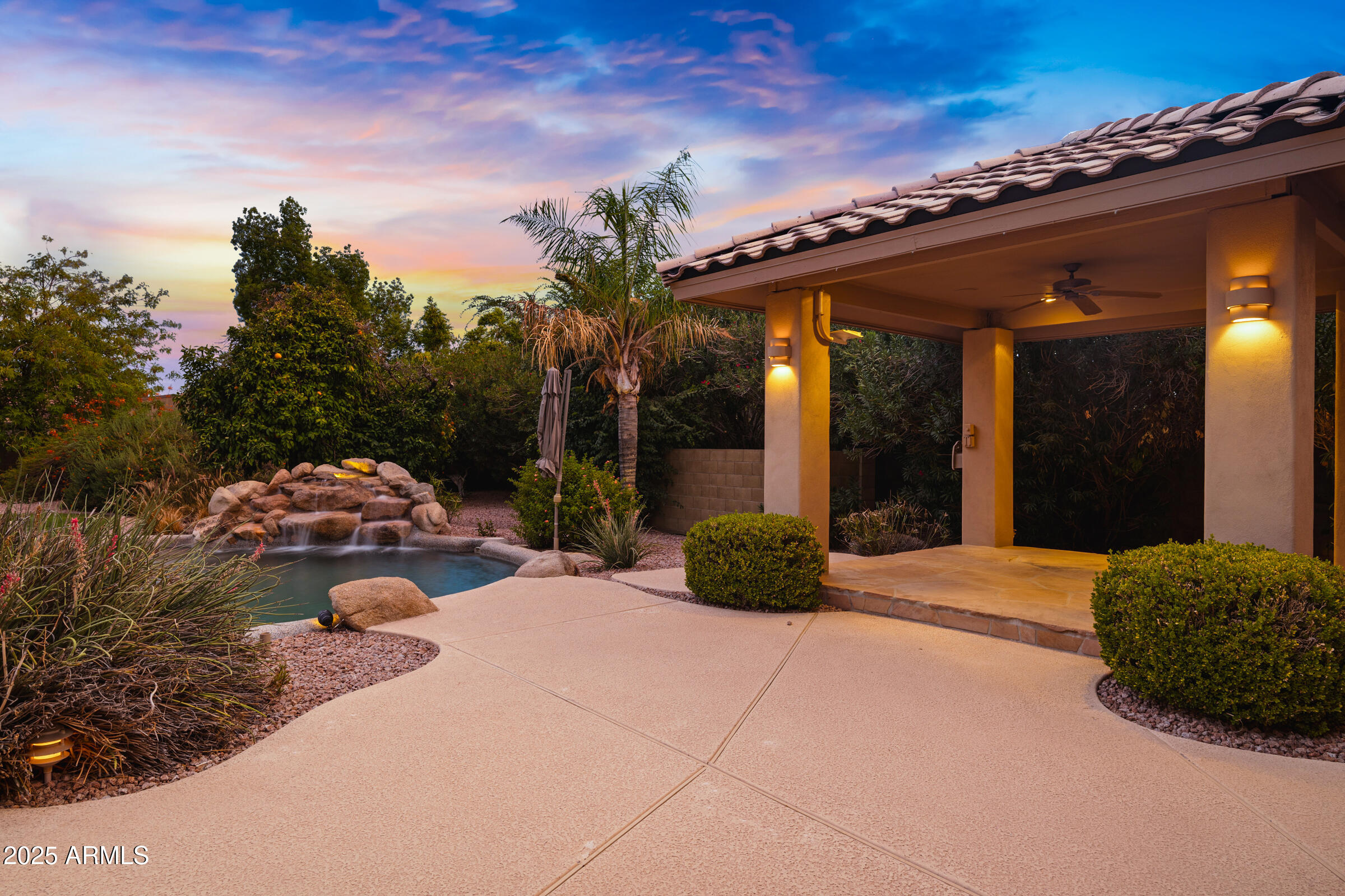 3819 E Ivyglen Street