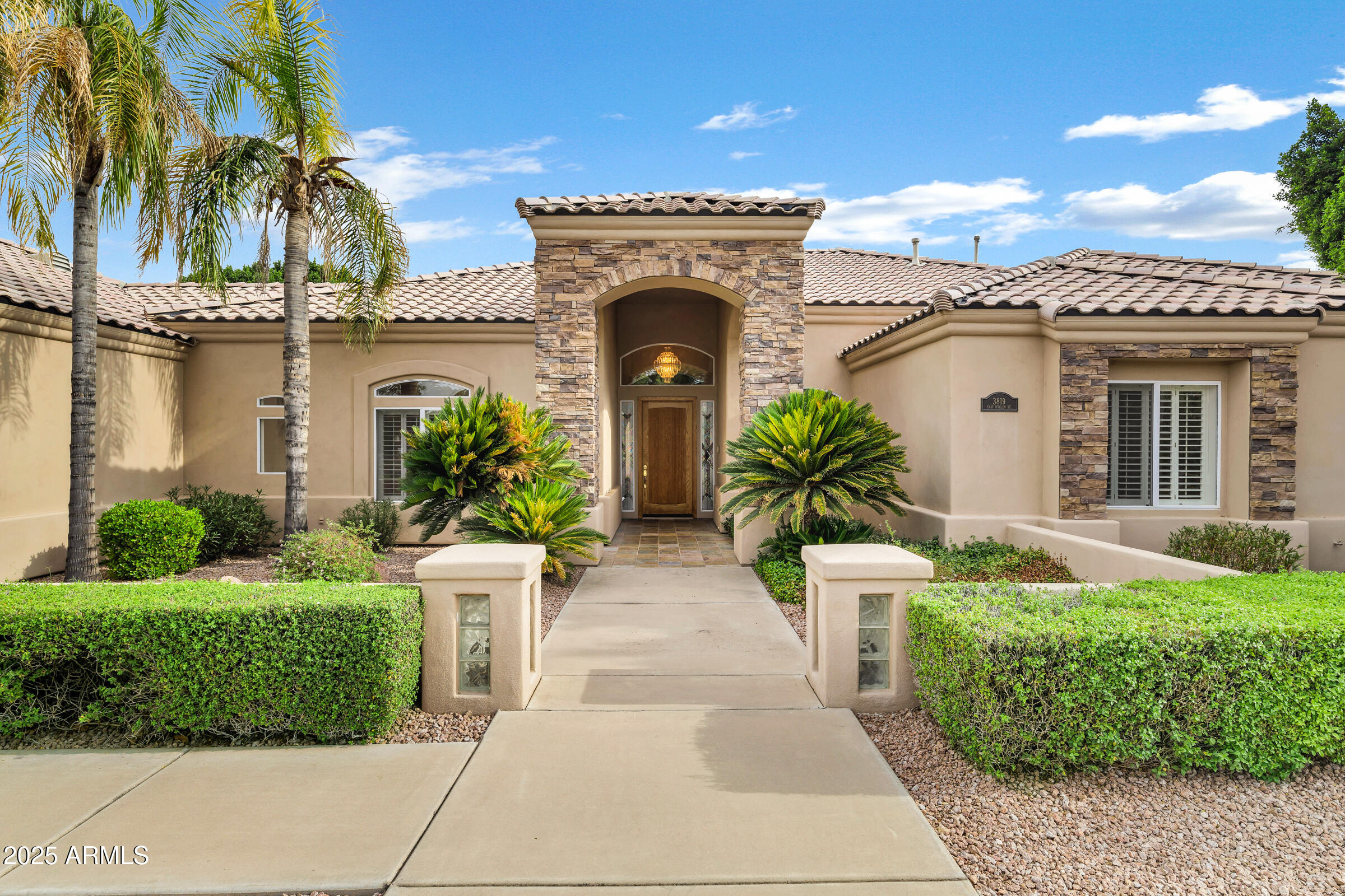 3819 E Ivyglen Street