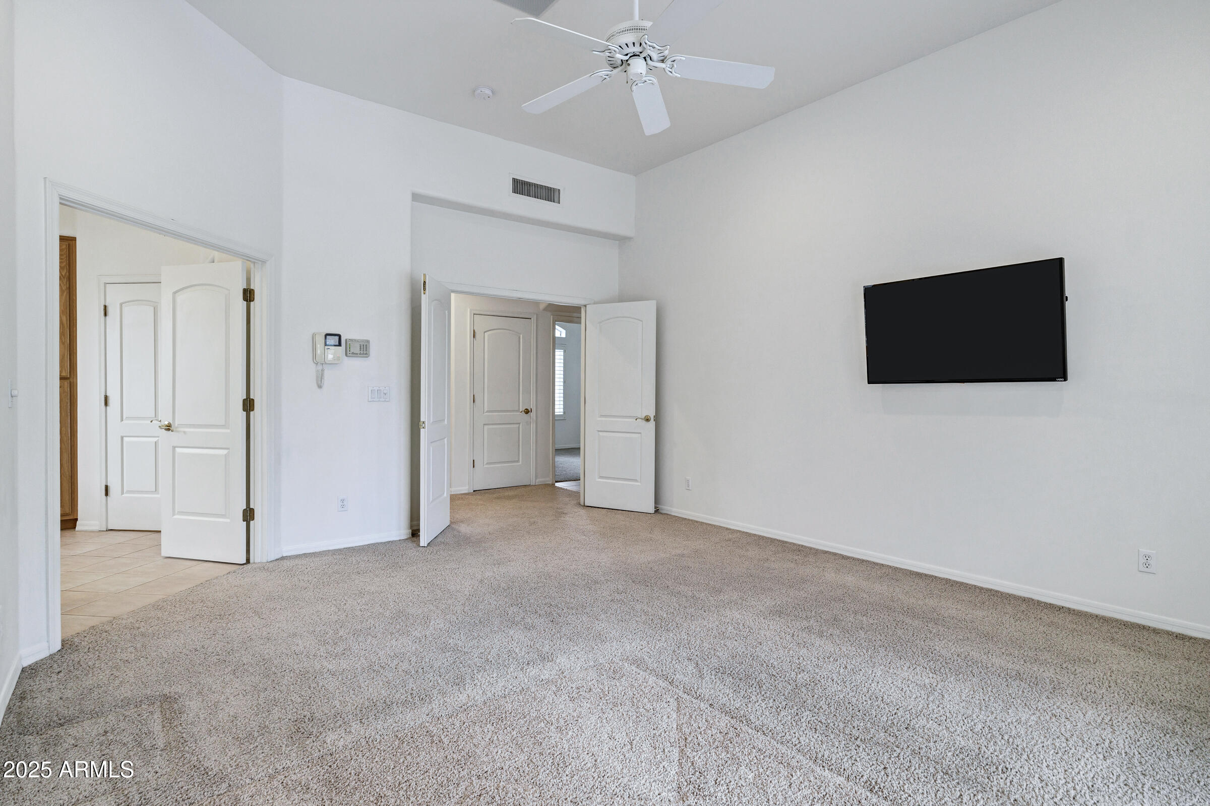 3819 E Ivyglen Street