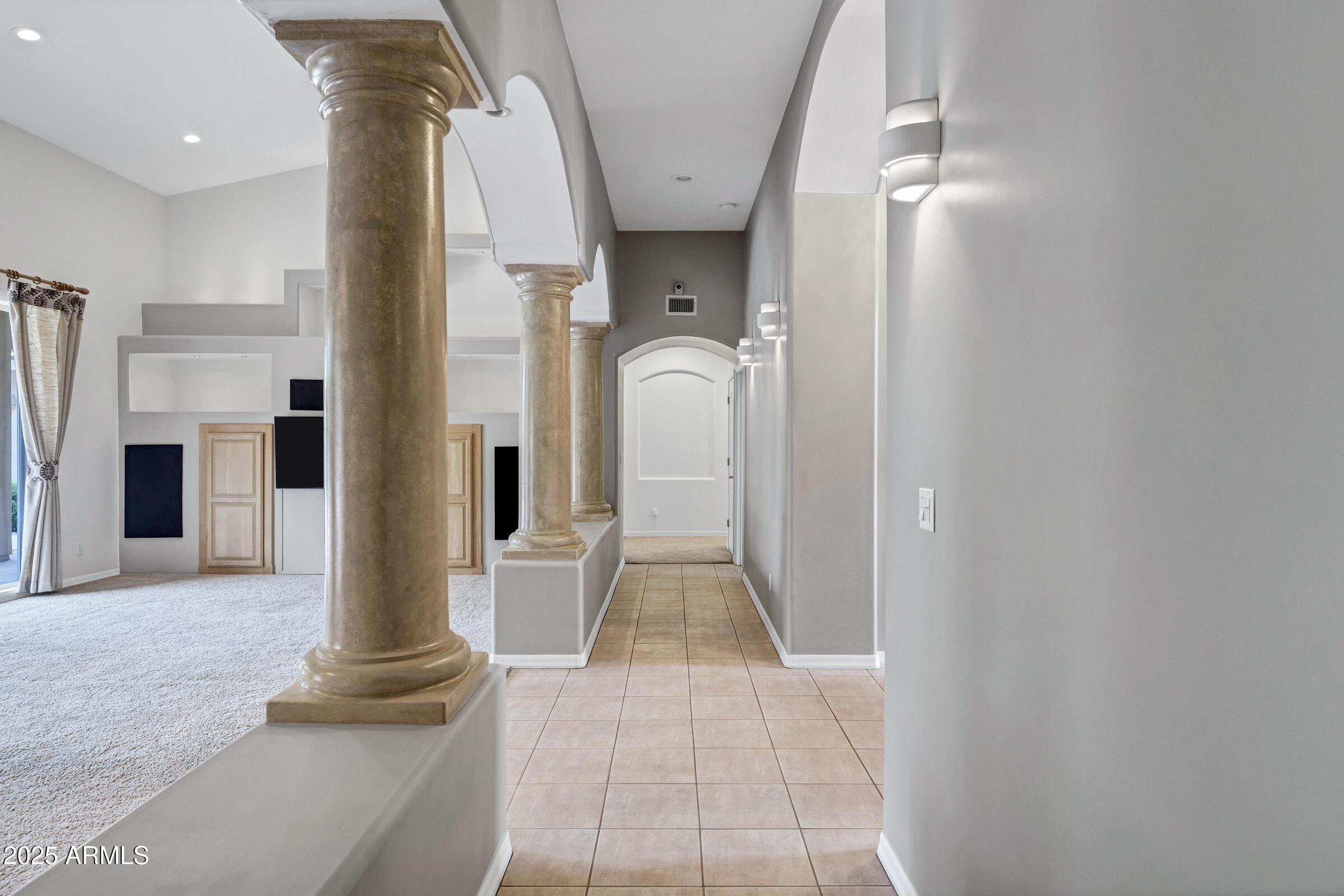 3819 E Ivyglen Street