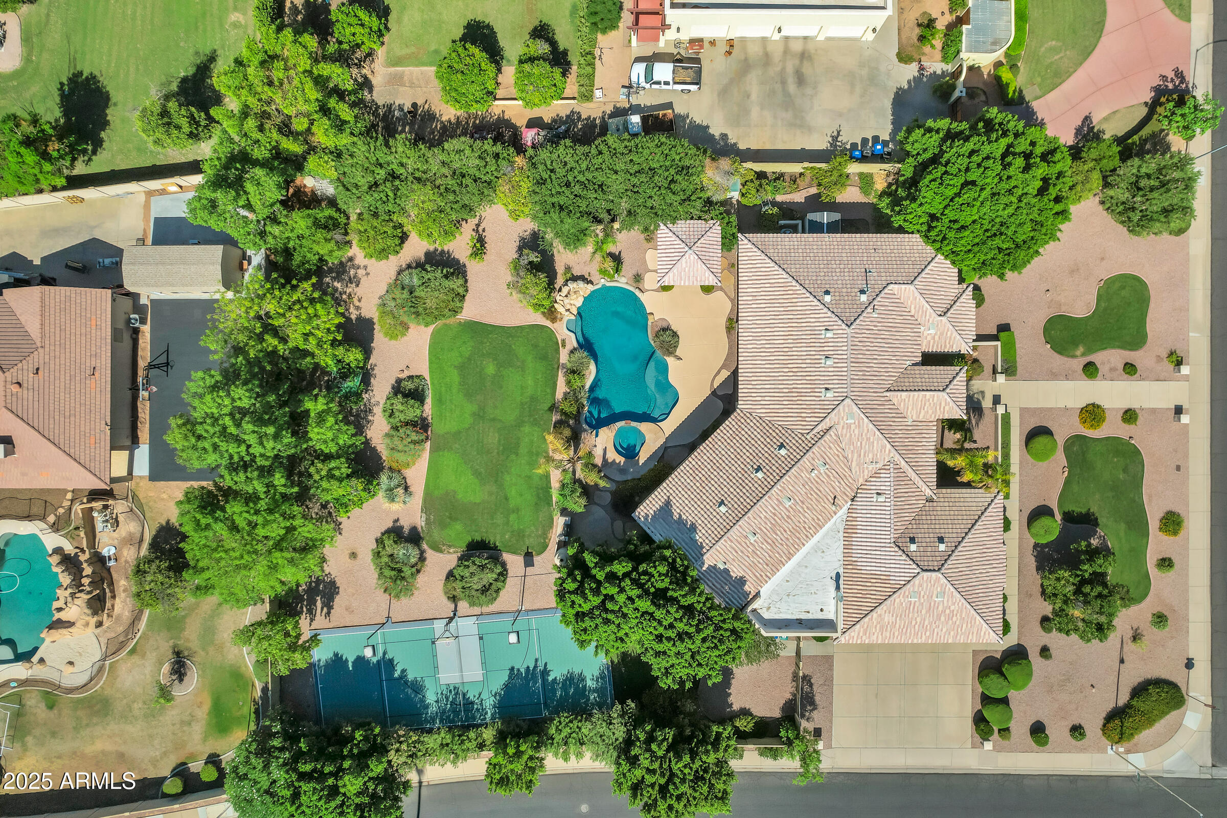 3819 E Ivyglen Street