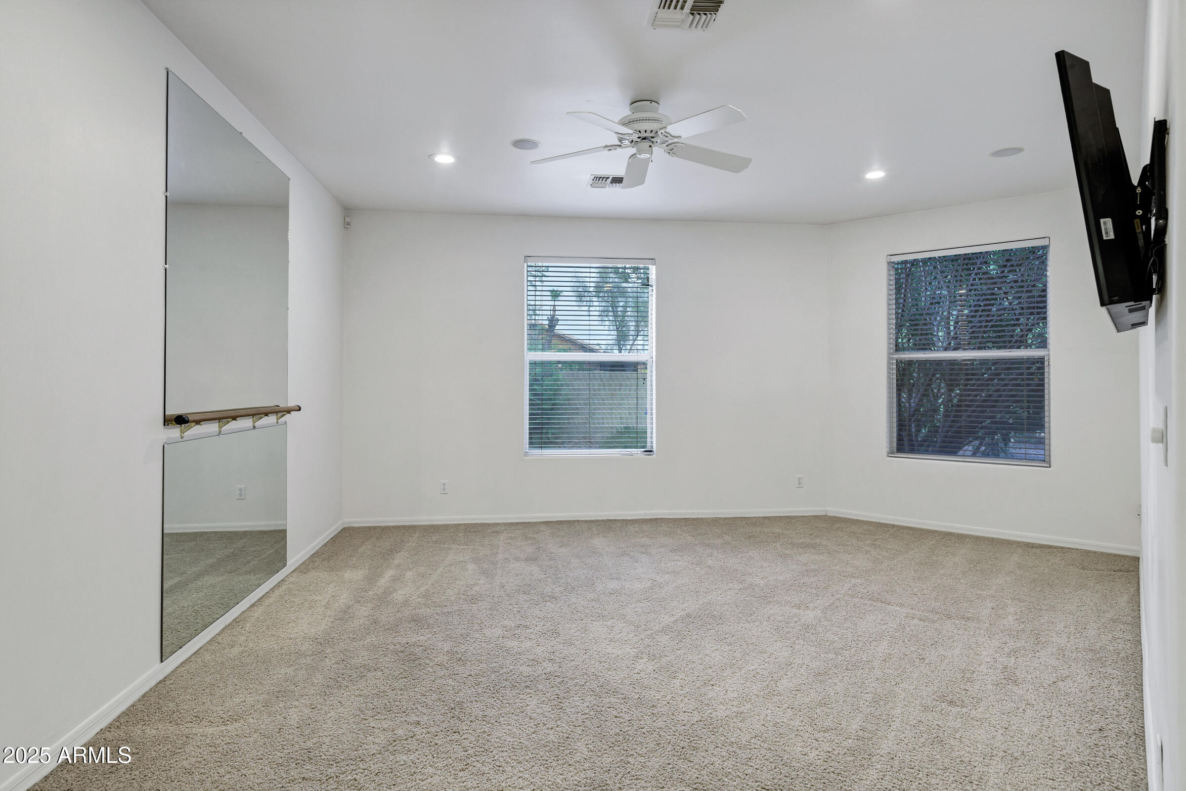 3819 E Ivyglen Street