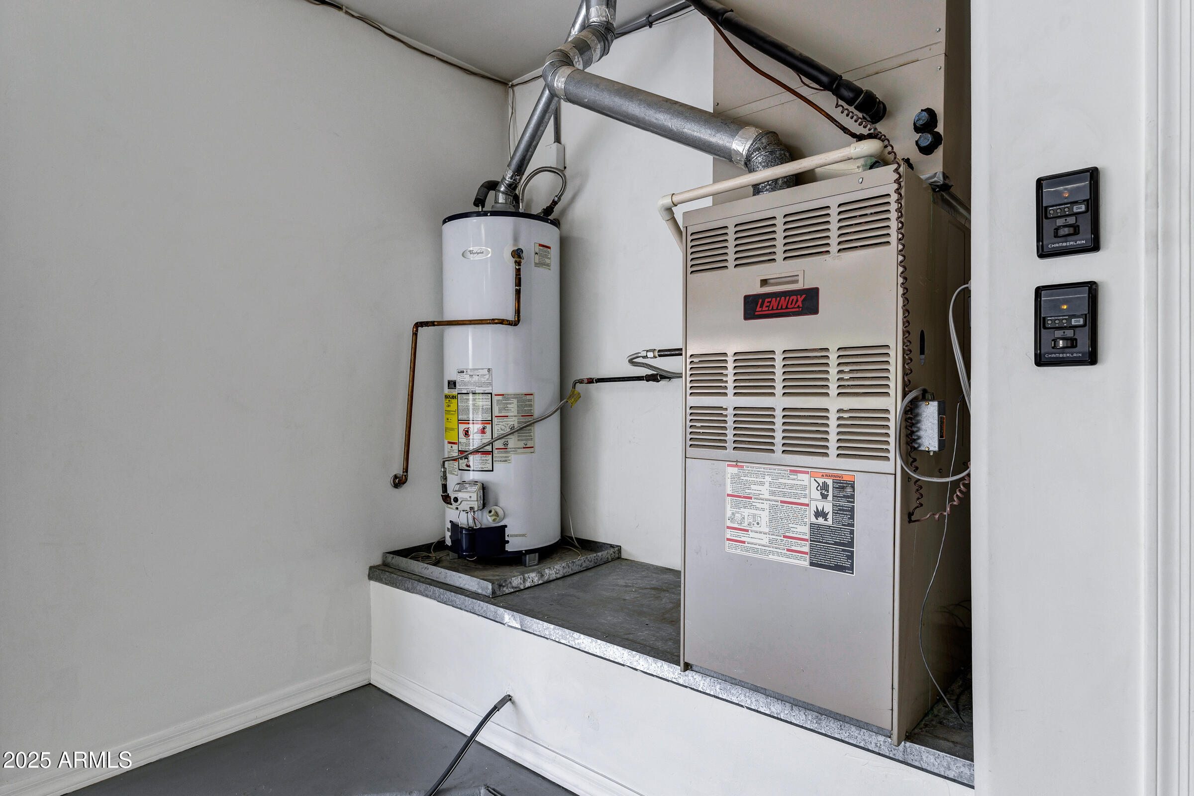 3819 E Ivyglen Street