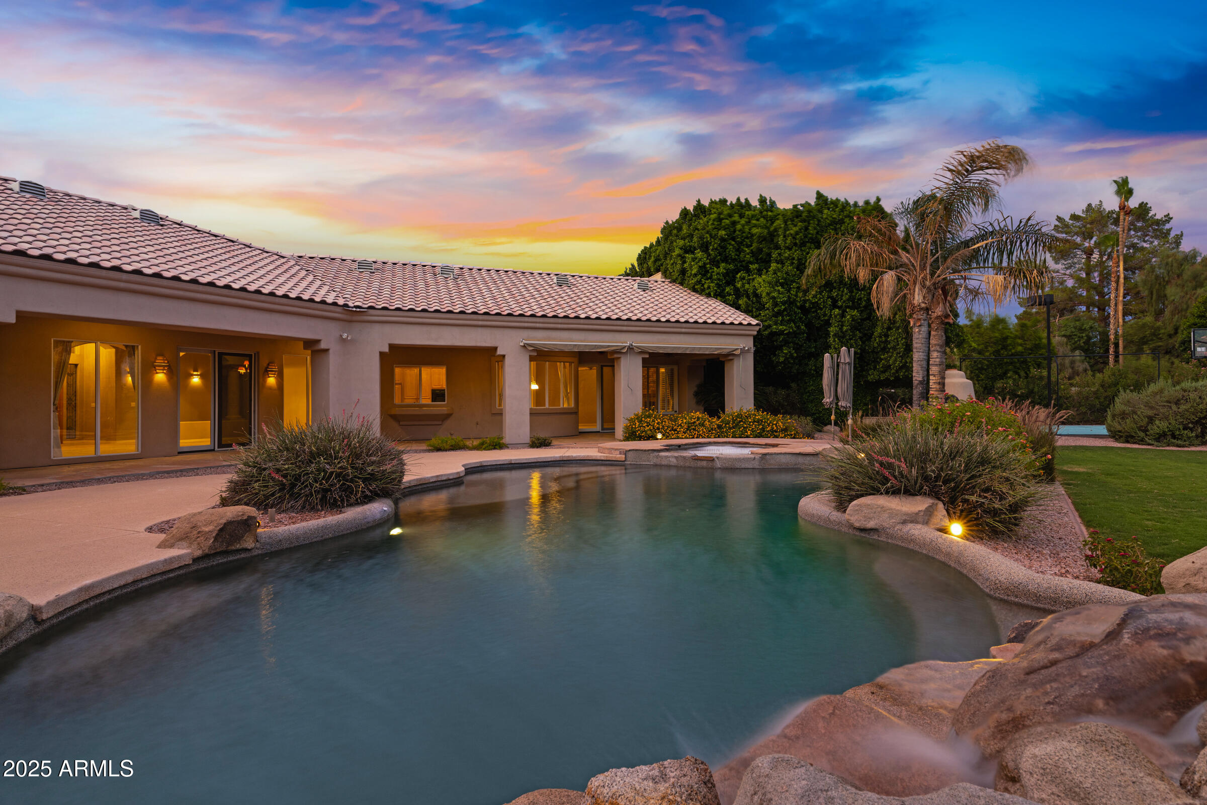 3819 E Ivyglen Street