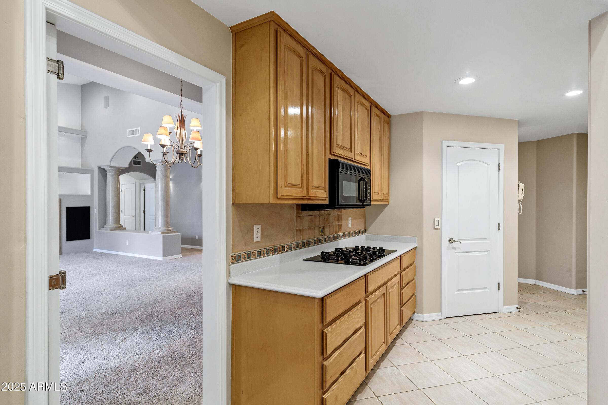 3819 E Ivyglen Street