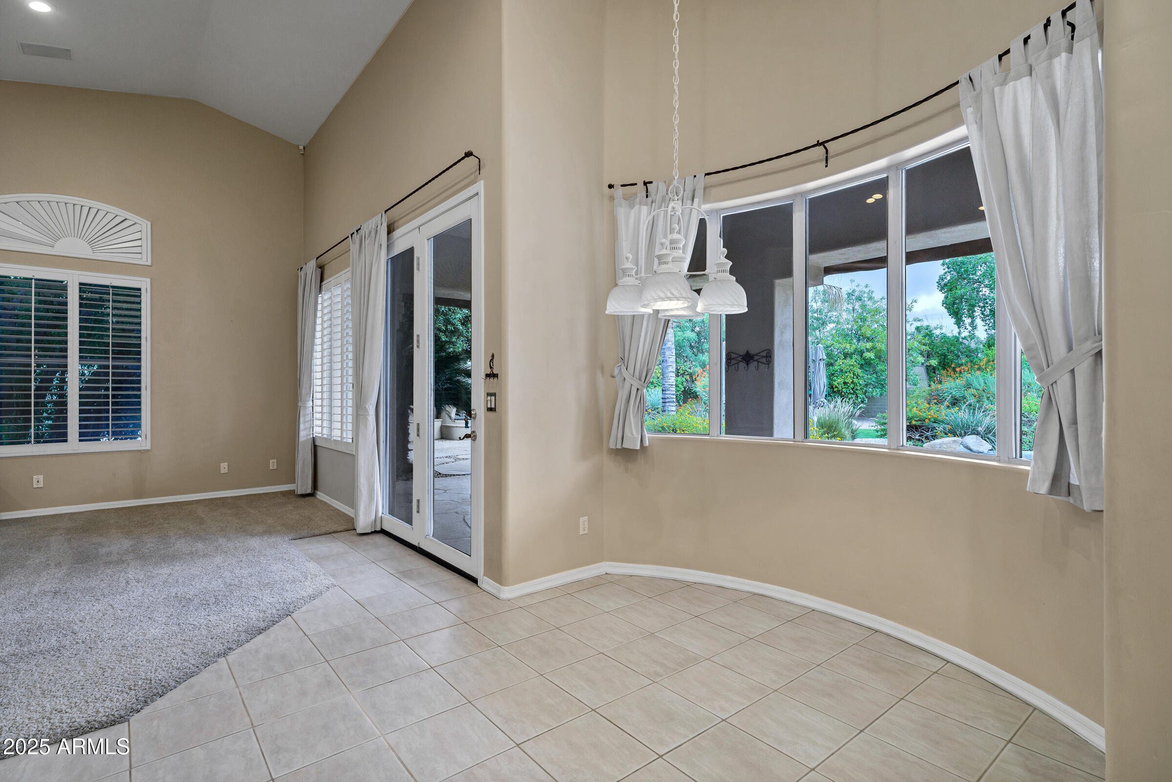 3819 E Ivyglen Street