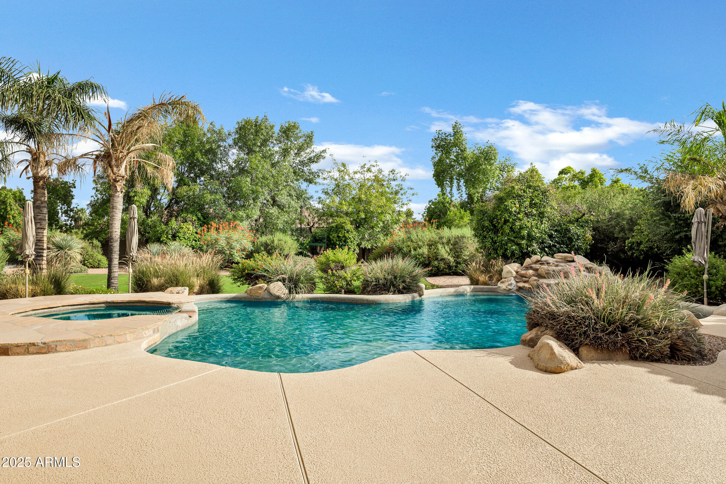 3819 E Ivyglen Street