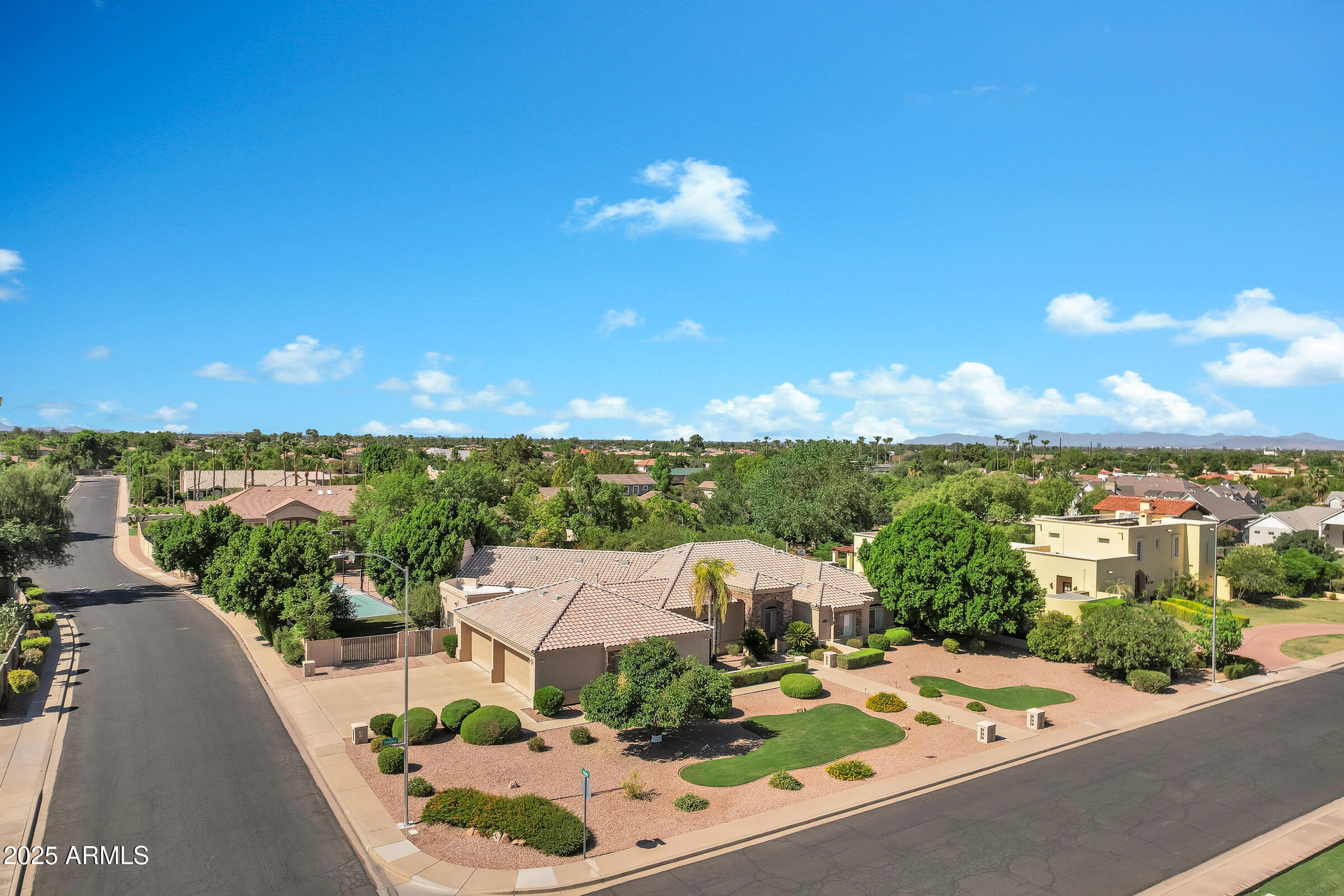 3819 E Ivyglen Street