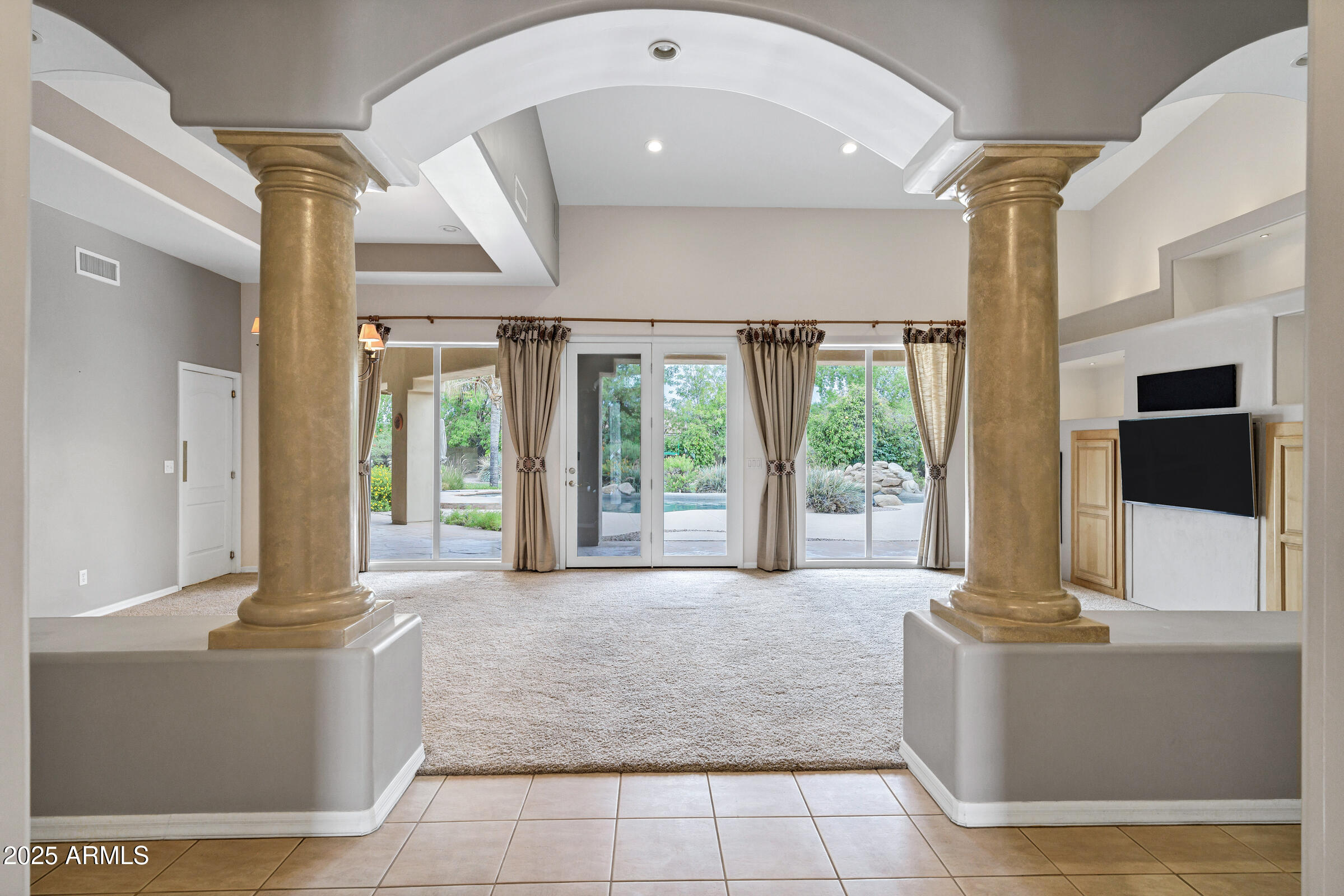 3819 E Ivyglen Street