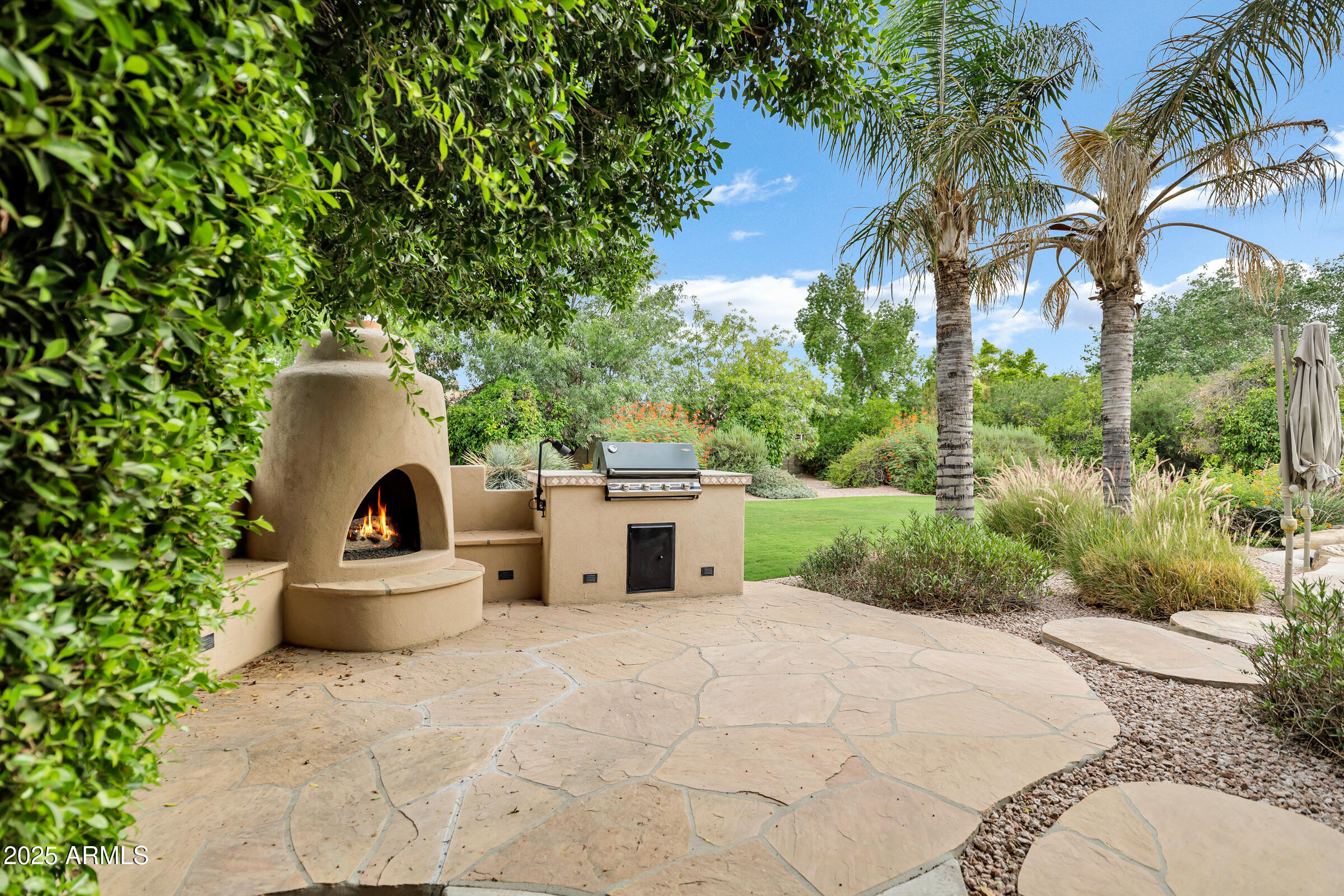 3819 E Ivyglen Street