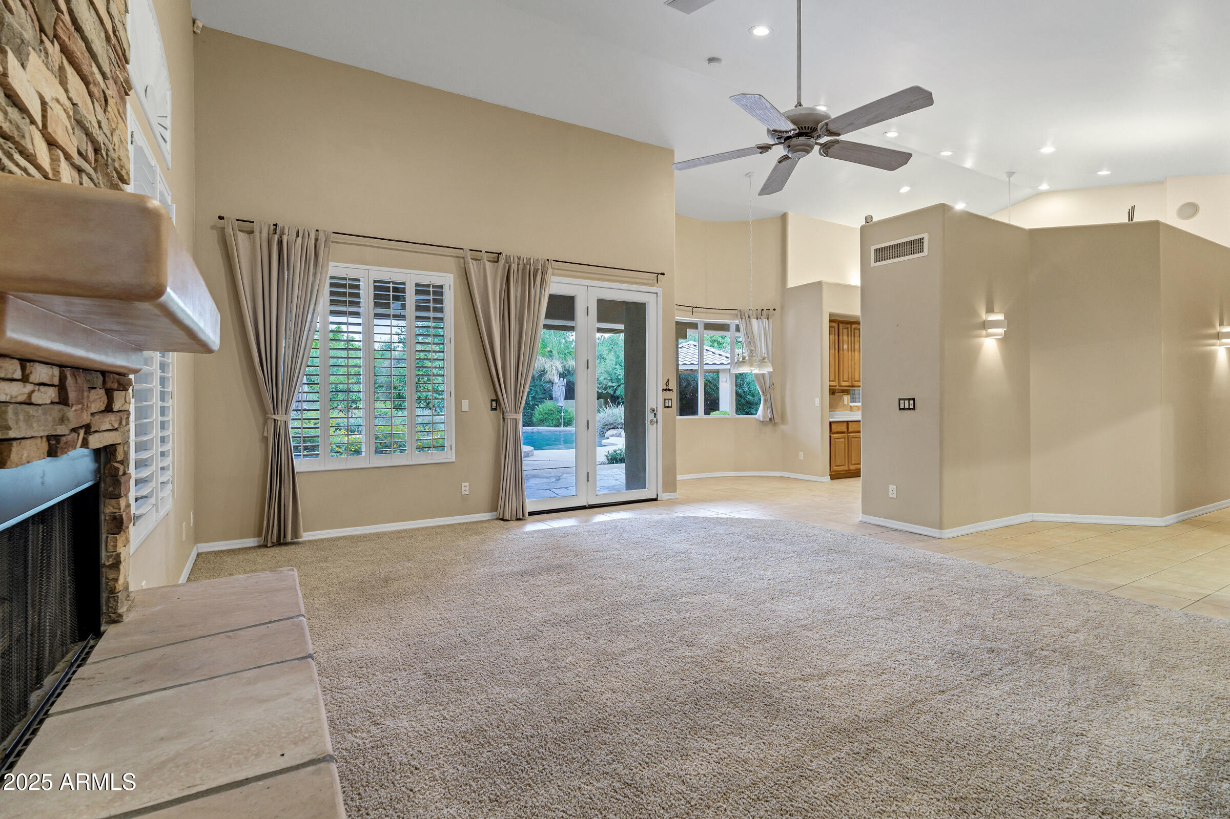 3819 E Ivyglen Street