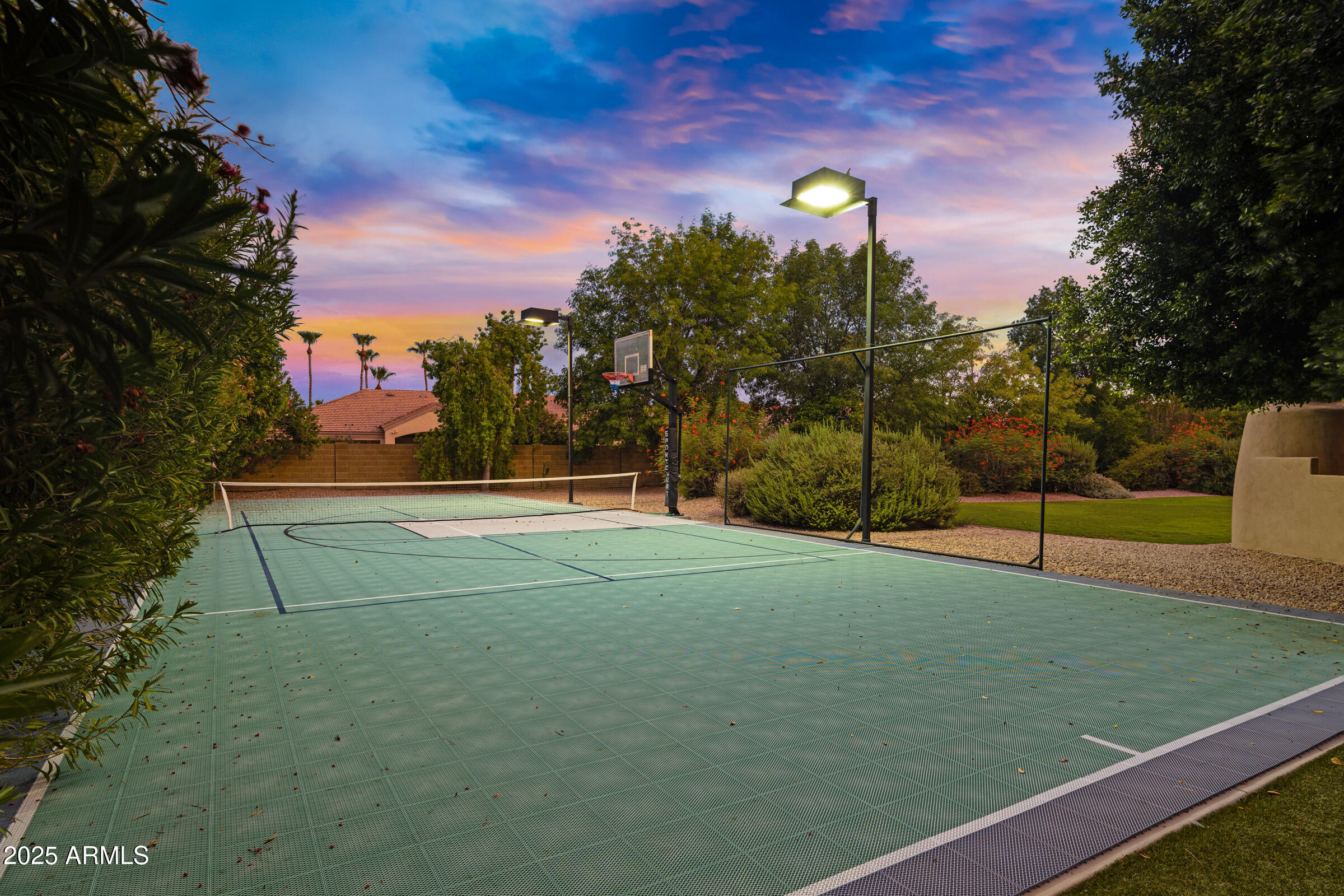 3819 E Ivyglen Street