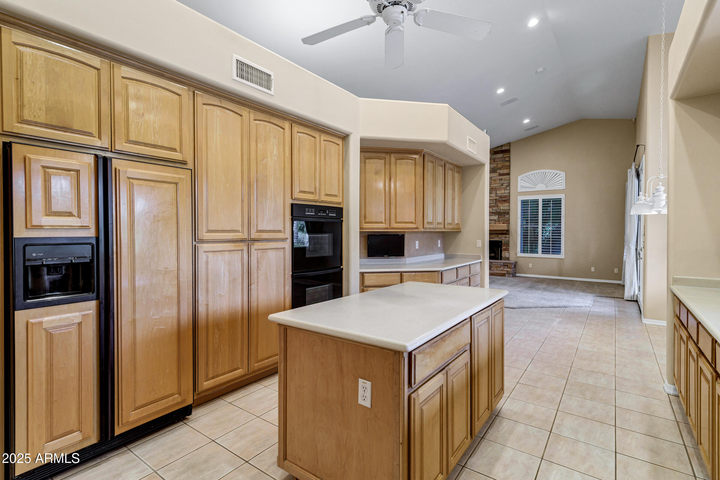 3819 E Ivyglen Street