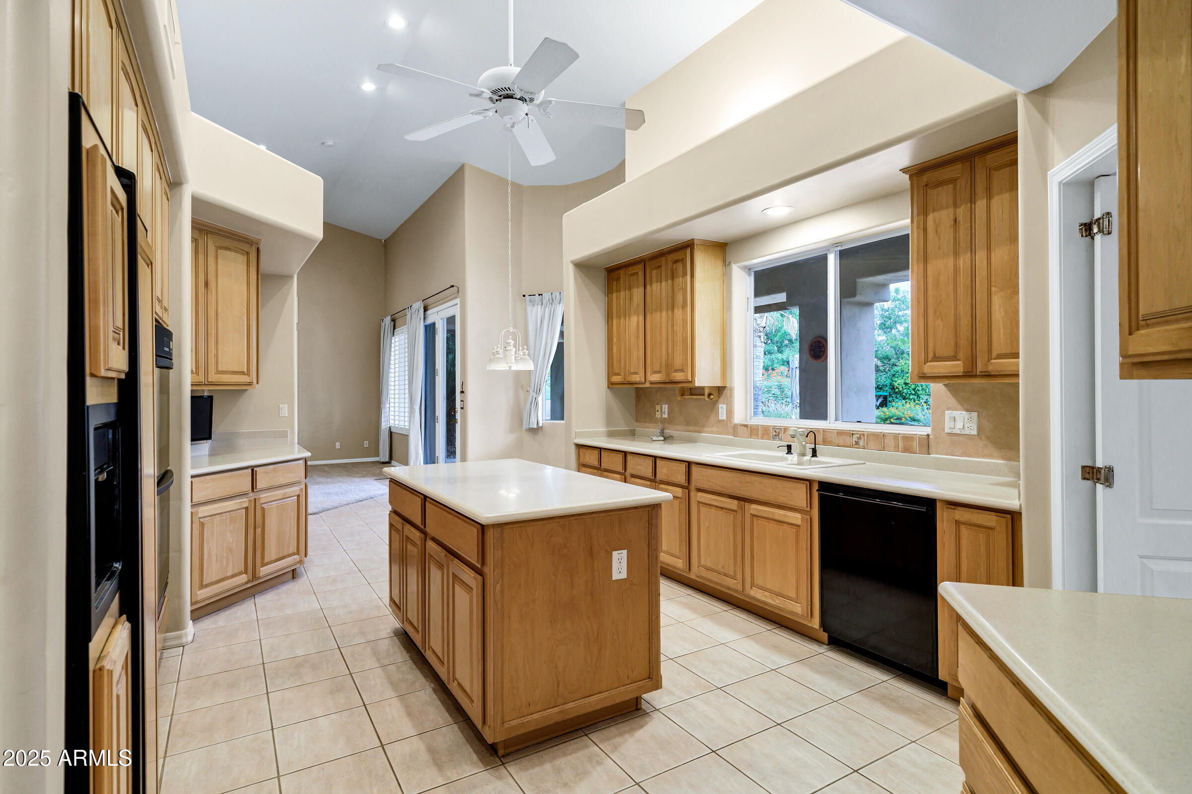 3819 E Ivyglen Street