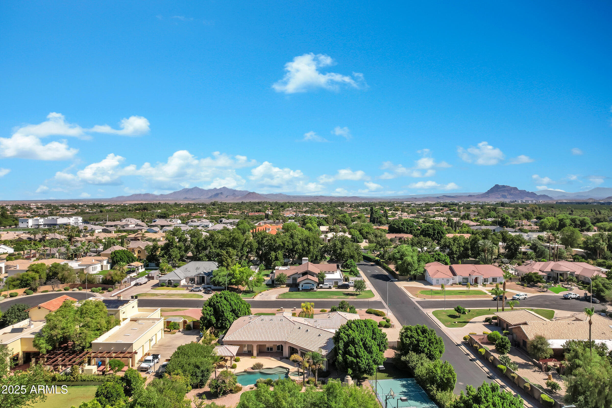 3819 E Ivyglen Street