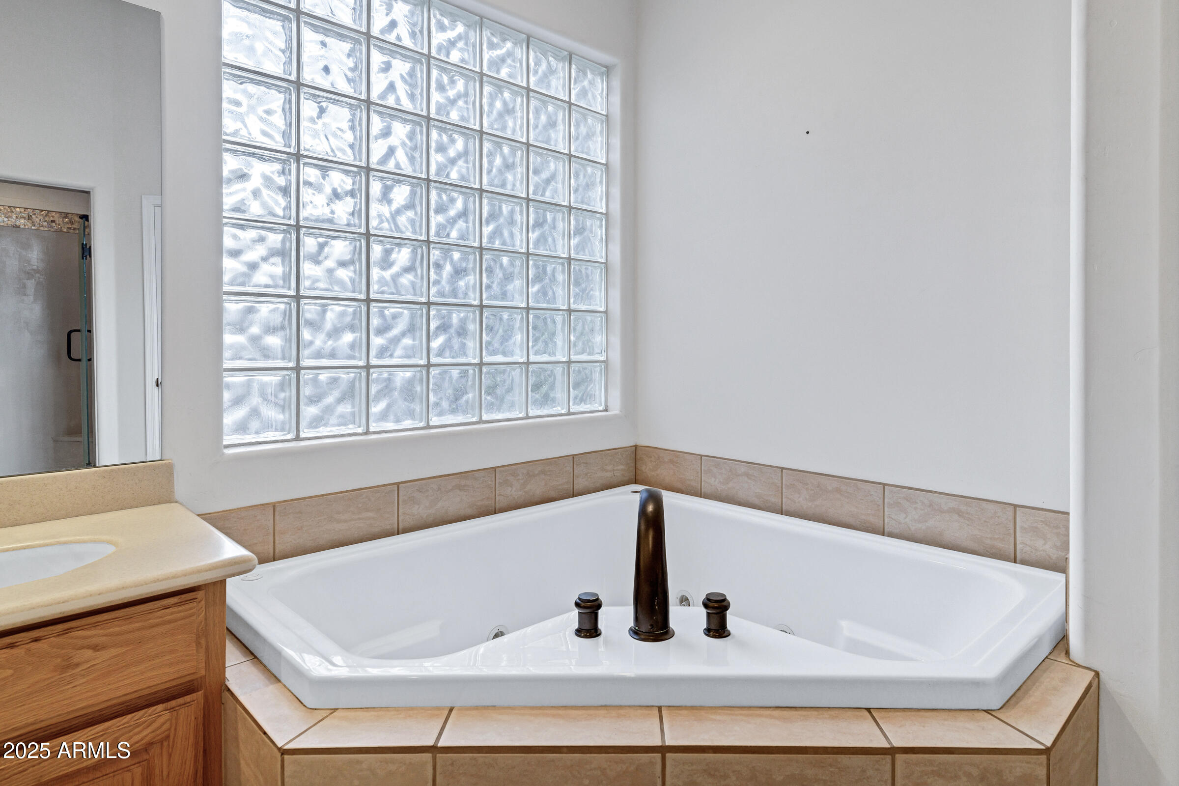 3819 E Ivyglen Street