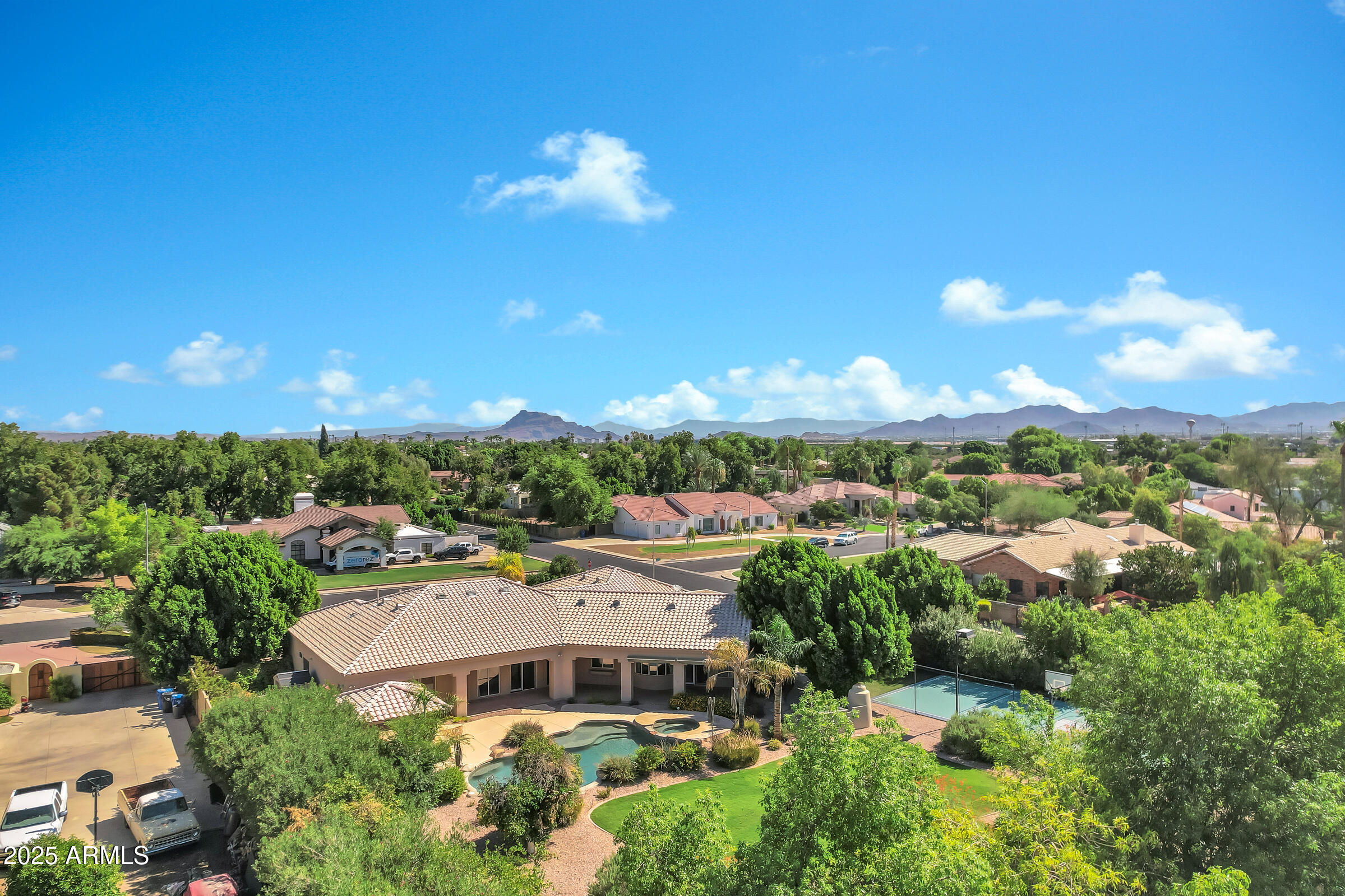 3819 E Ivyglen Street