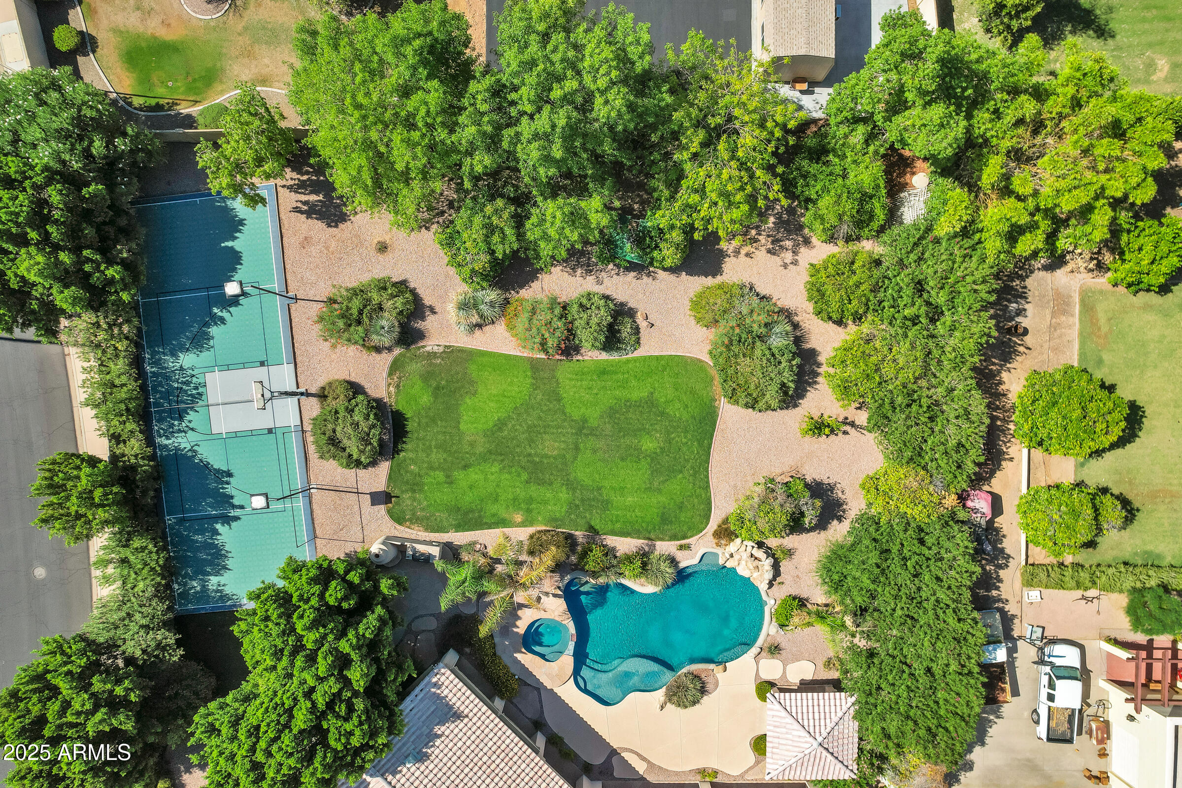 3819 E Ivyglen Street