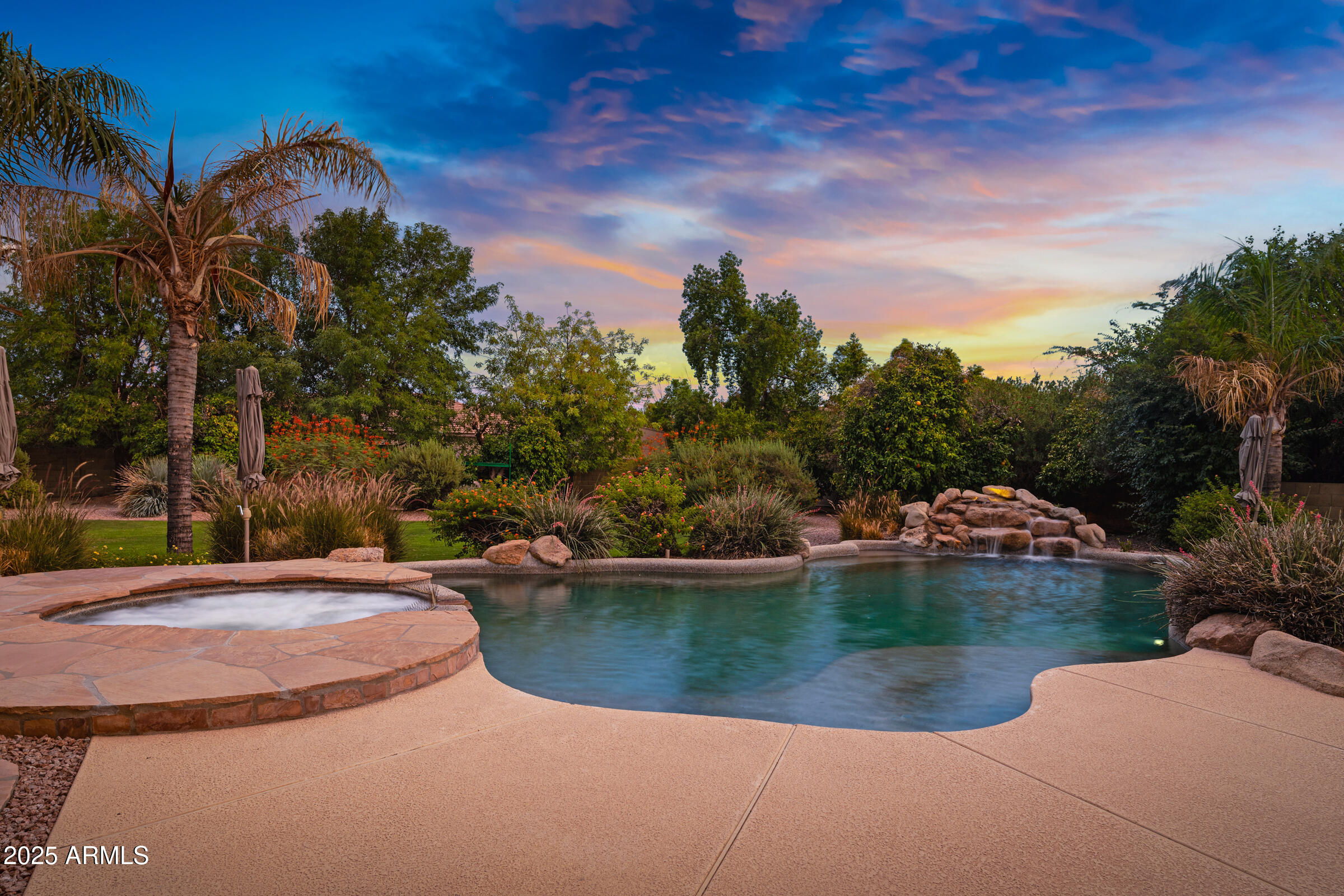 3819 E Ivyglen Street