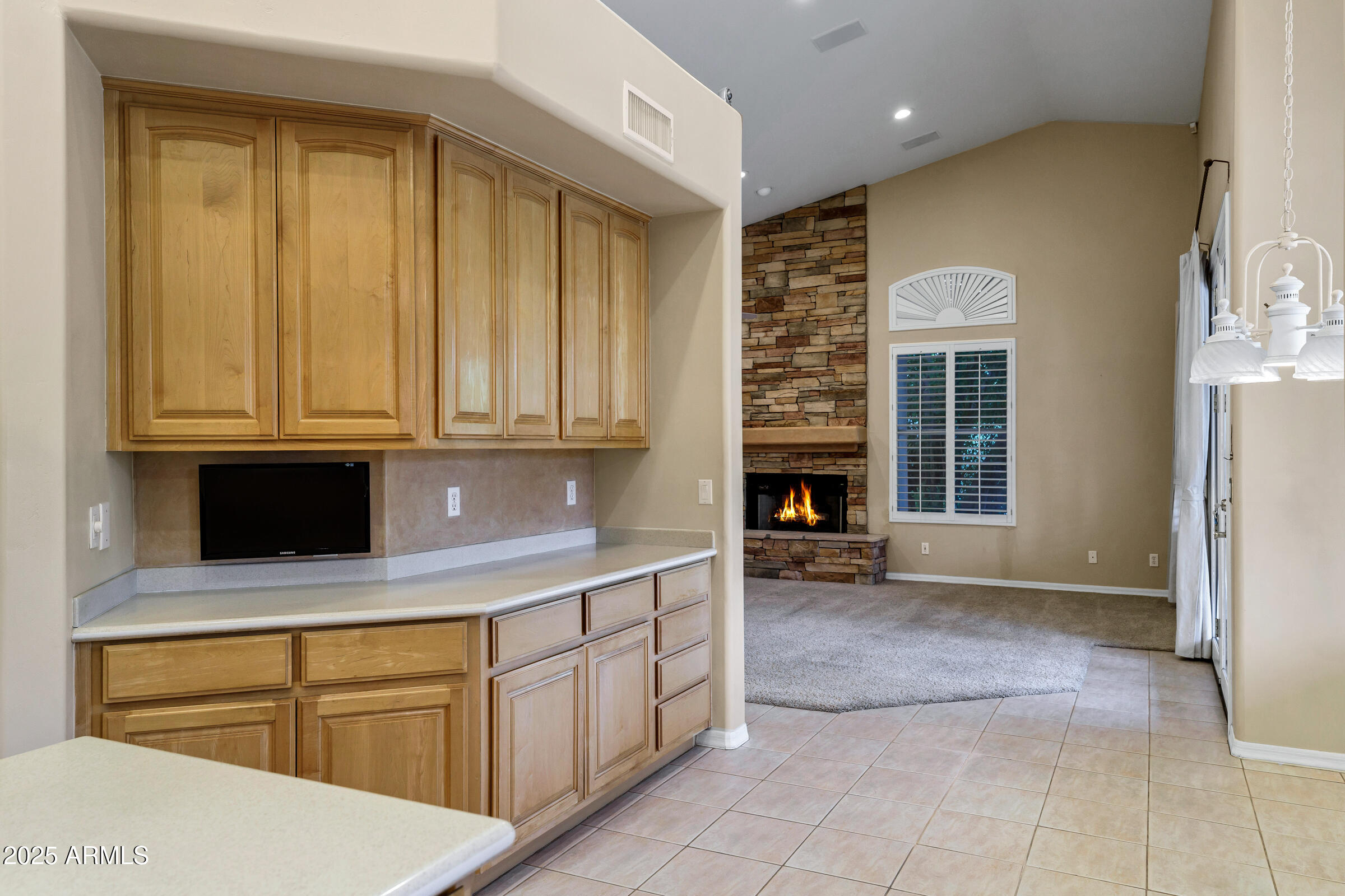 3819 E Ivyglen Street