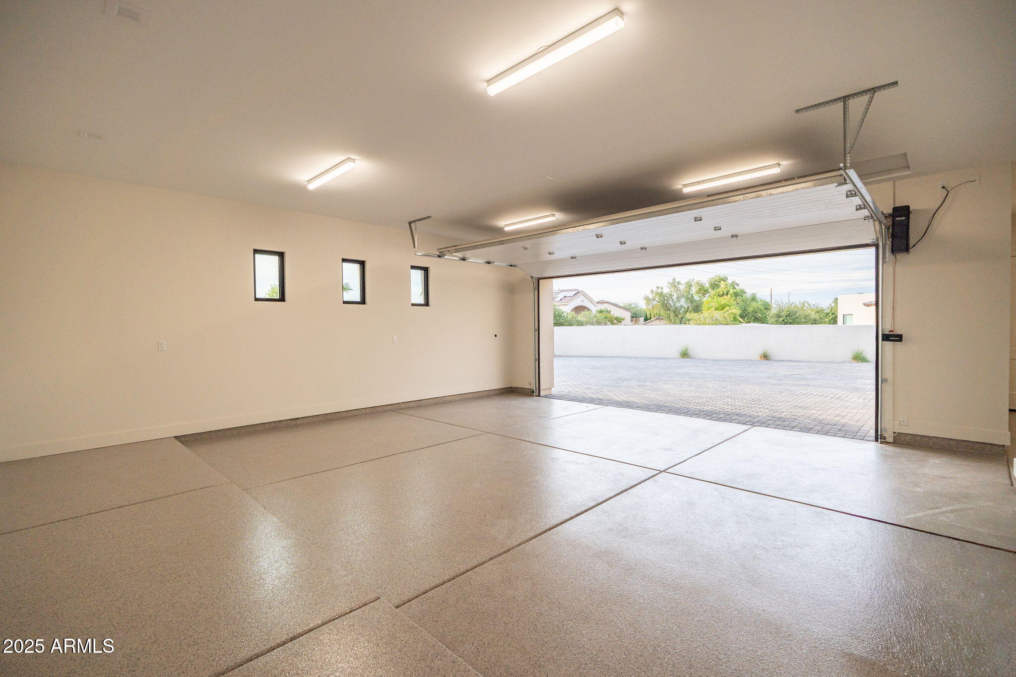 3211 E Hope Circle