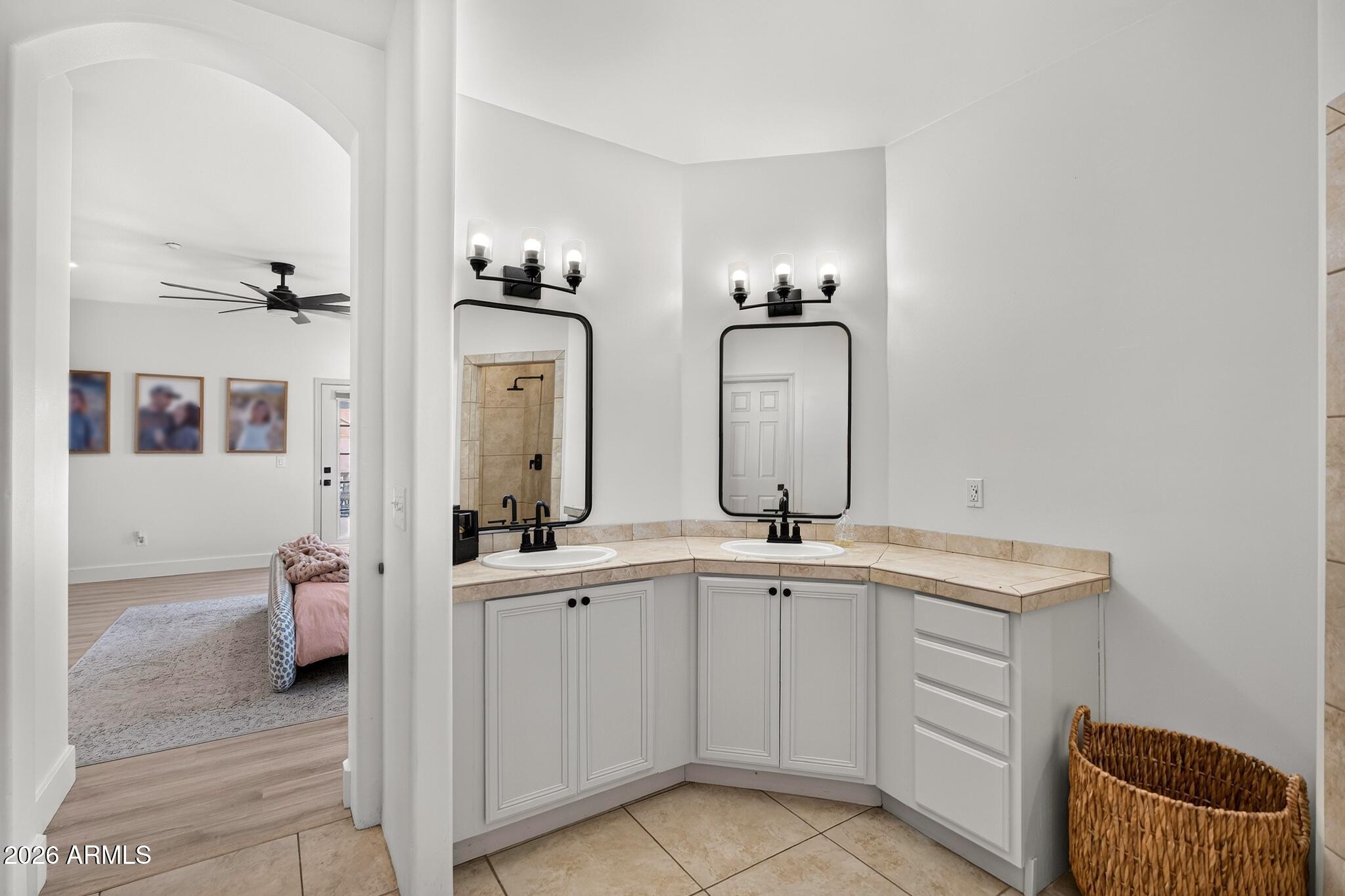 2672 W Moon Dust Trail