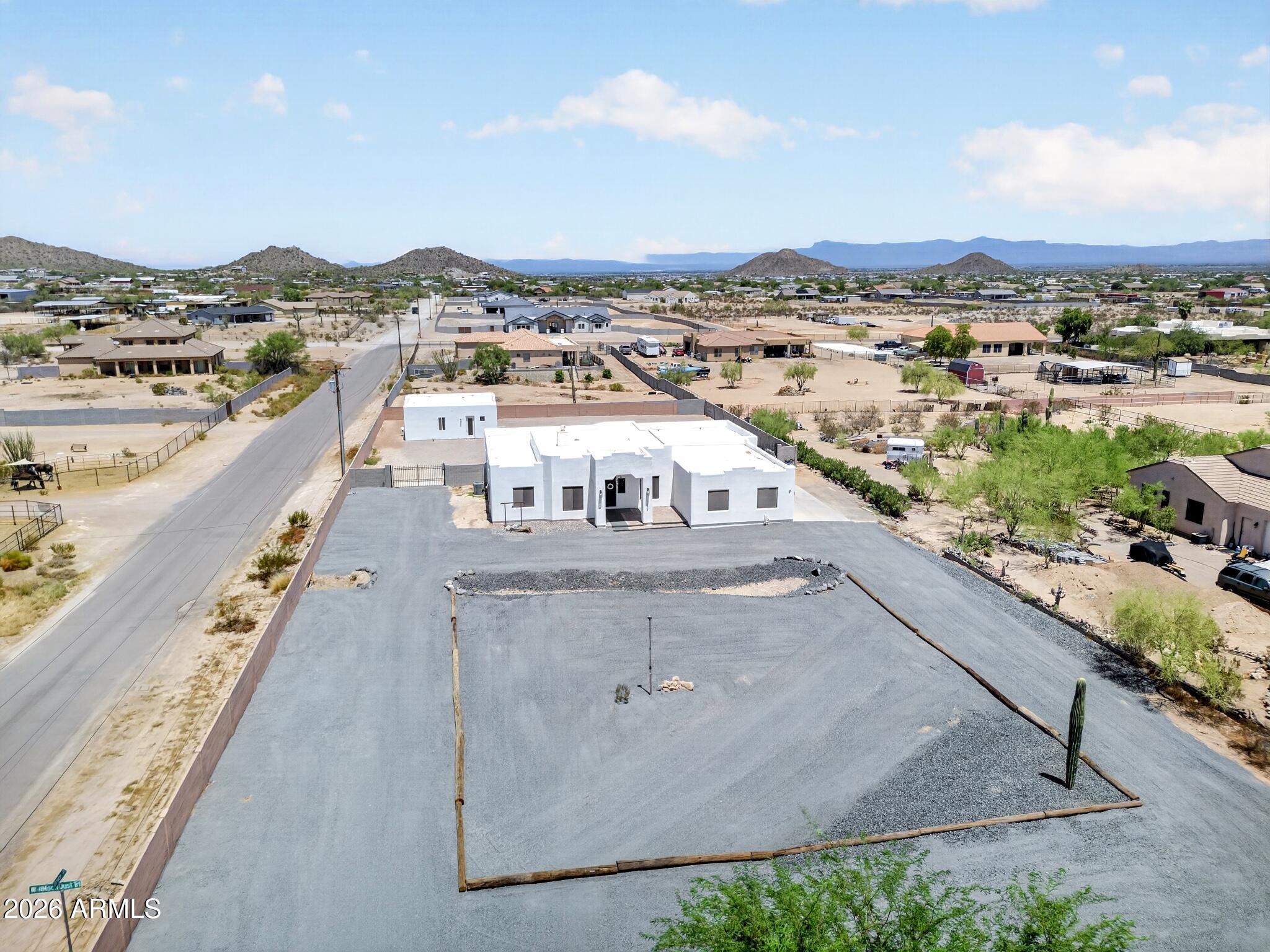 2672 W Moon Dust Trail