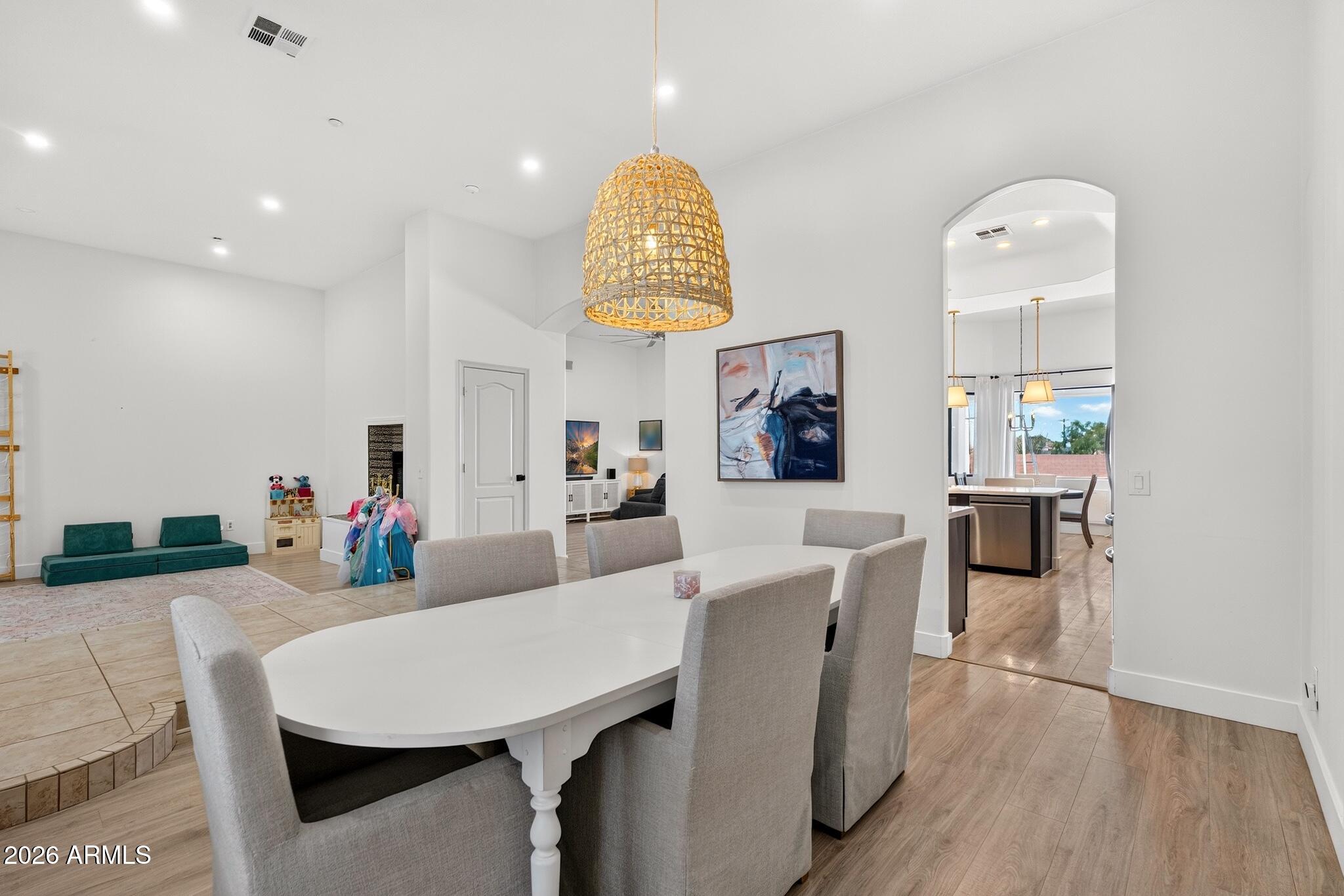2672 W Moon Dust Trail