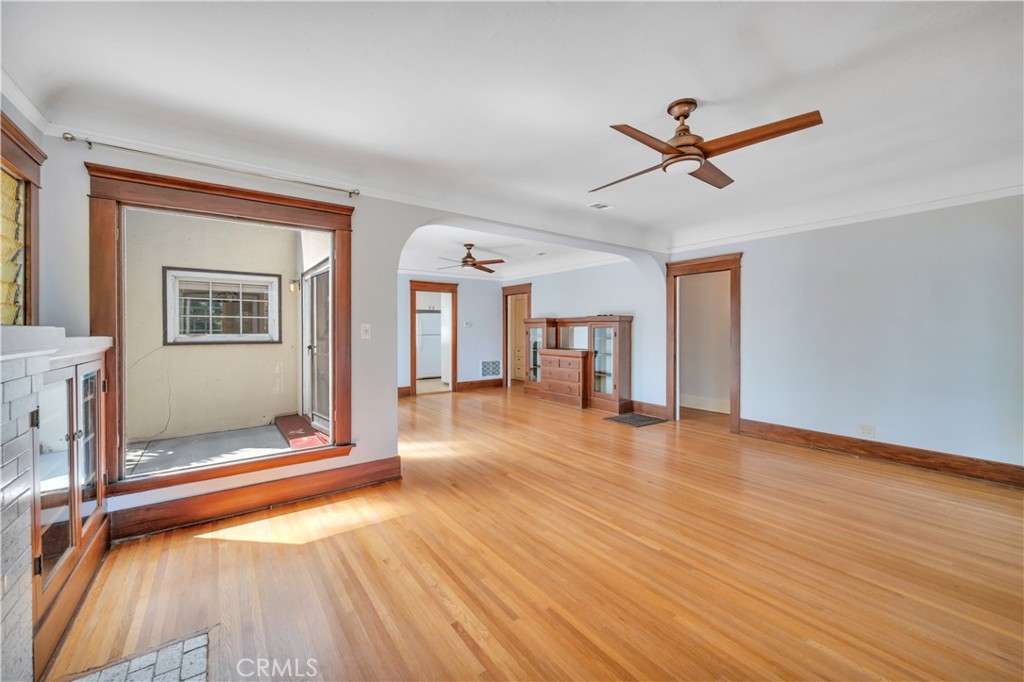 4124 E Broadway