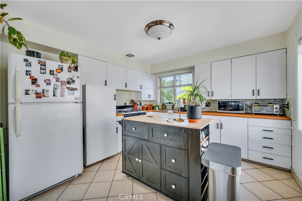 4124 E Broadway