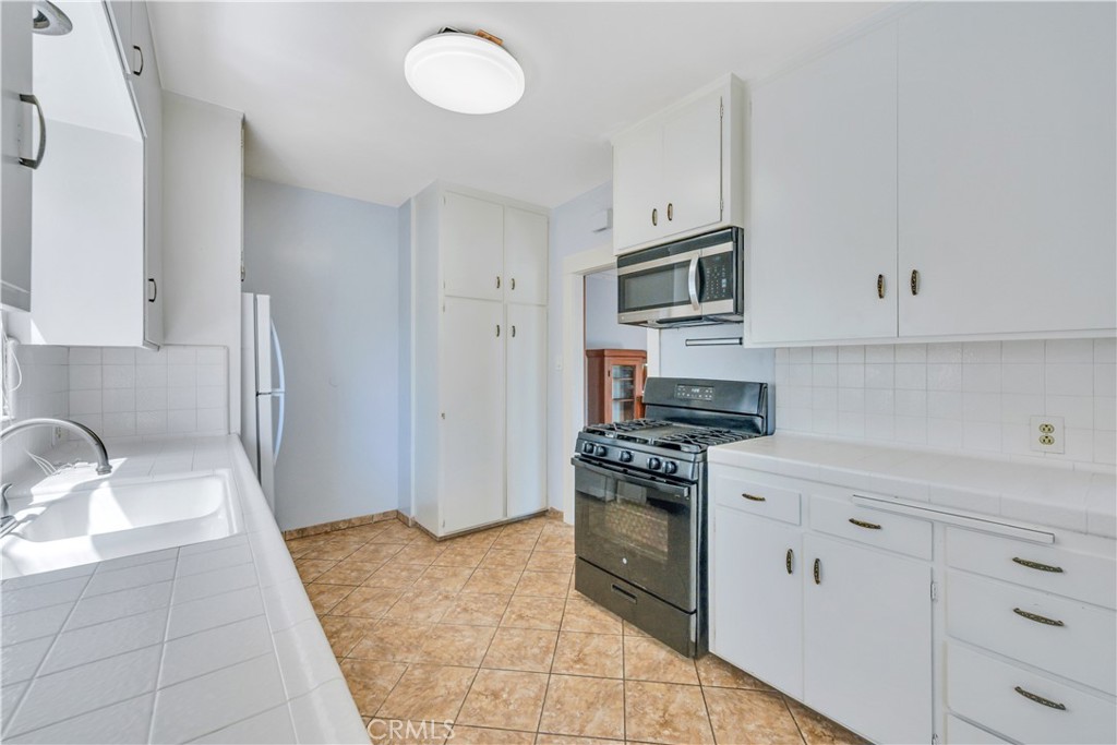 4124 E Broadway