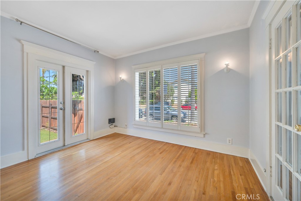 4124 E Broadway