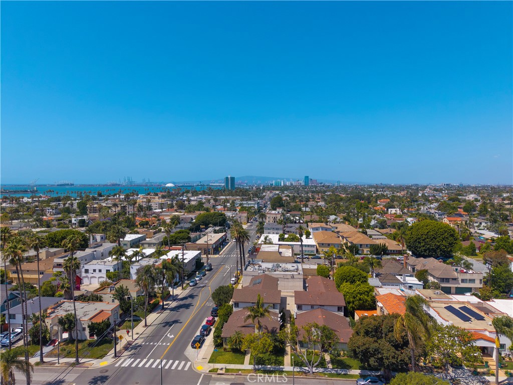 4124 E Broadway