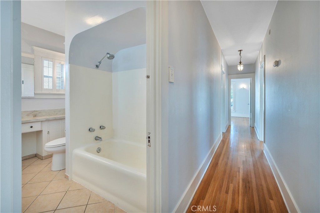 4124 E Broadway