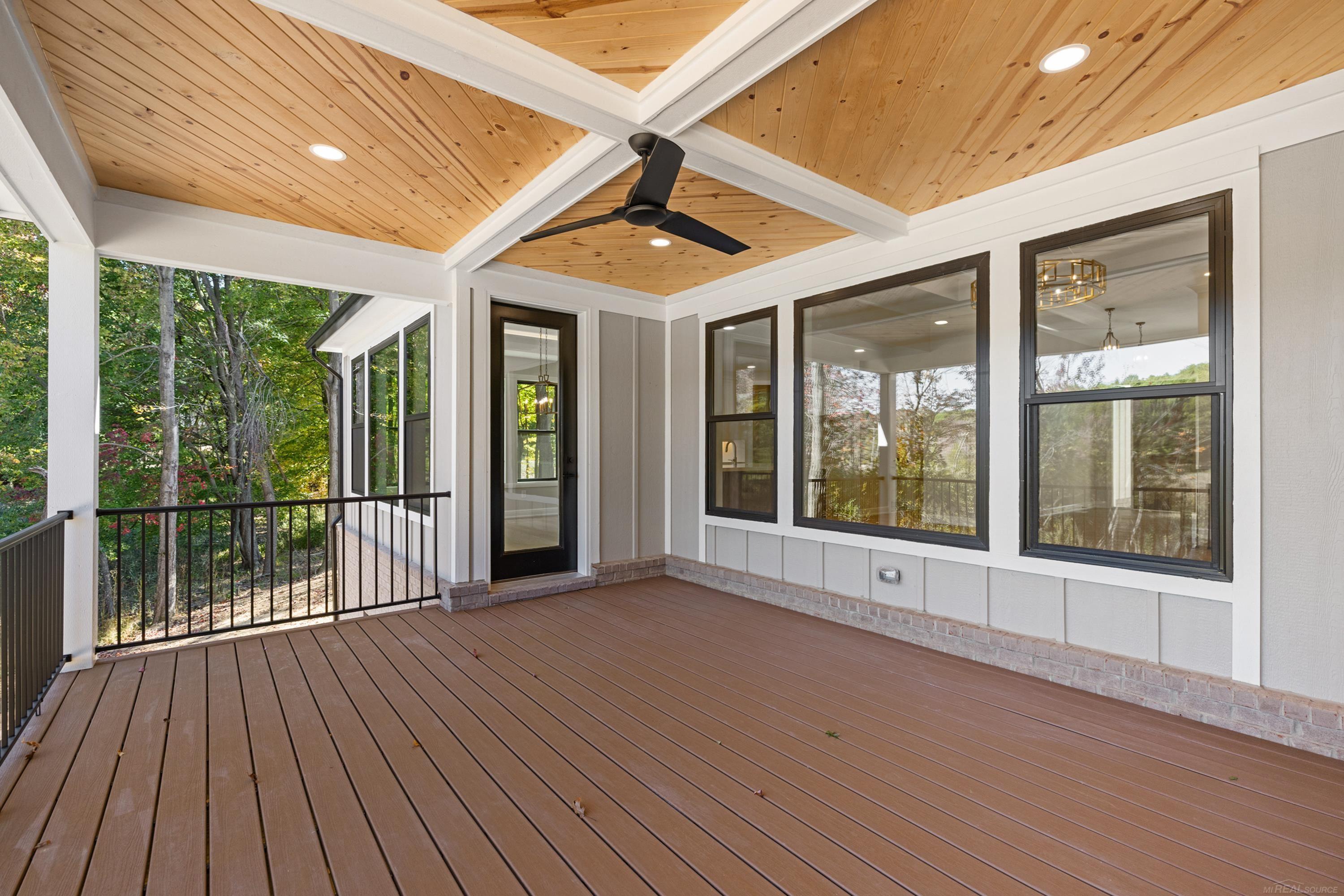1477 Larkspur Lane