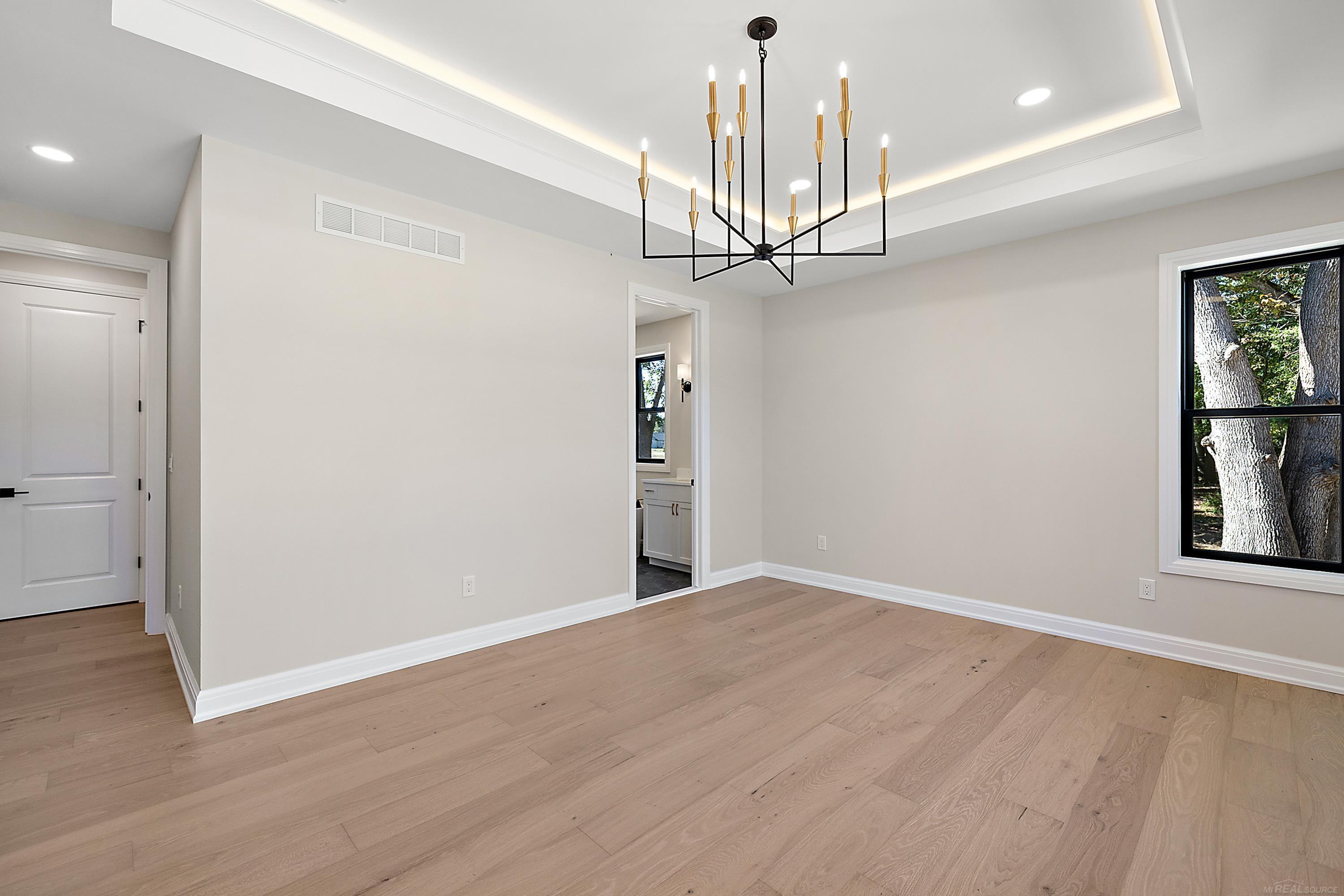1477 Larkspur Lane