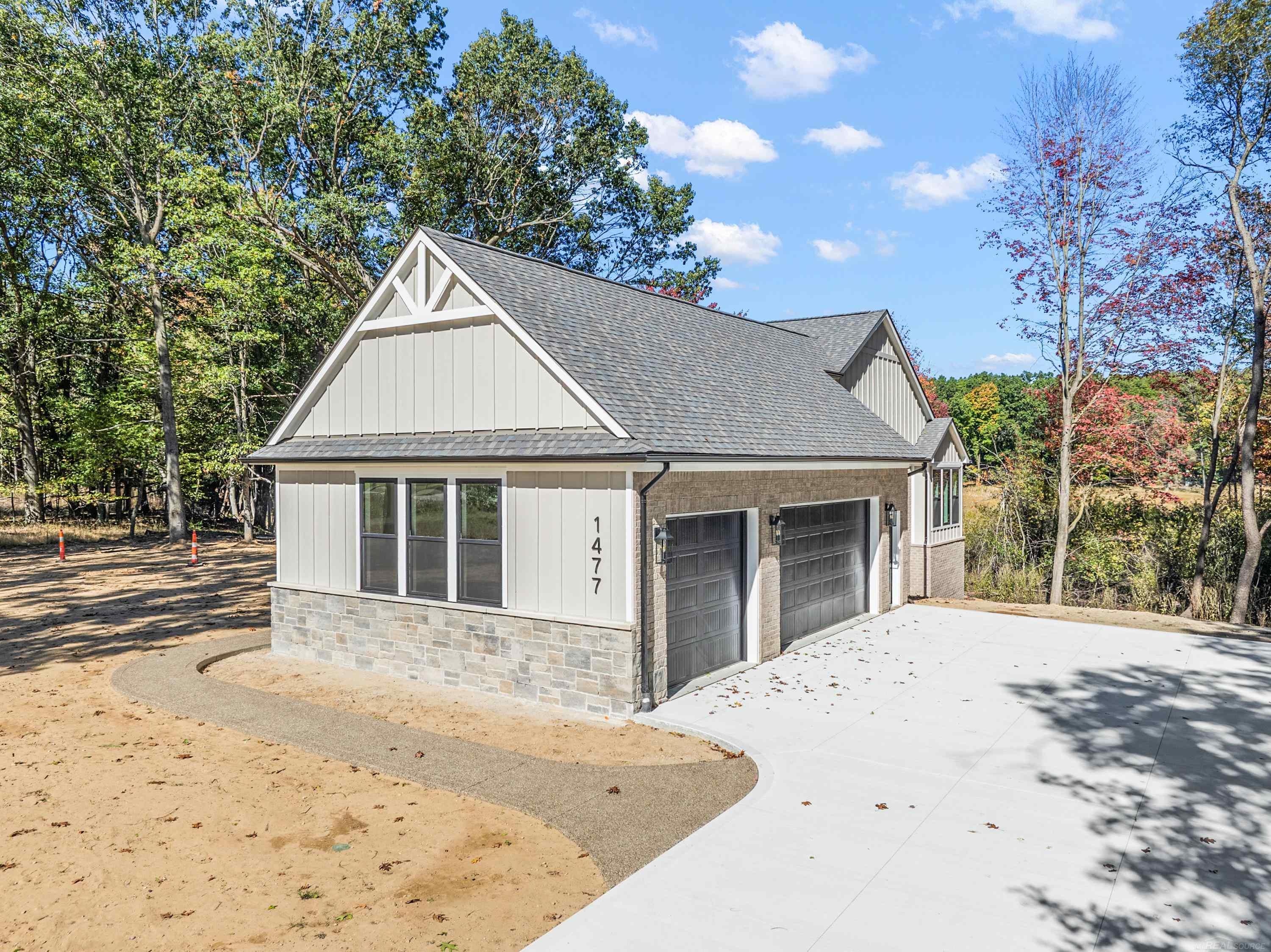 1477 Larkspur Lane