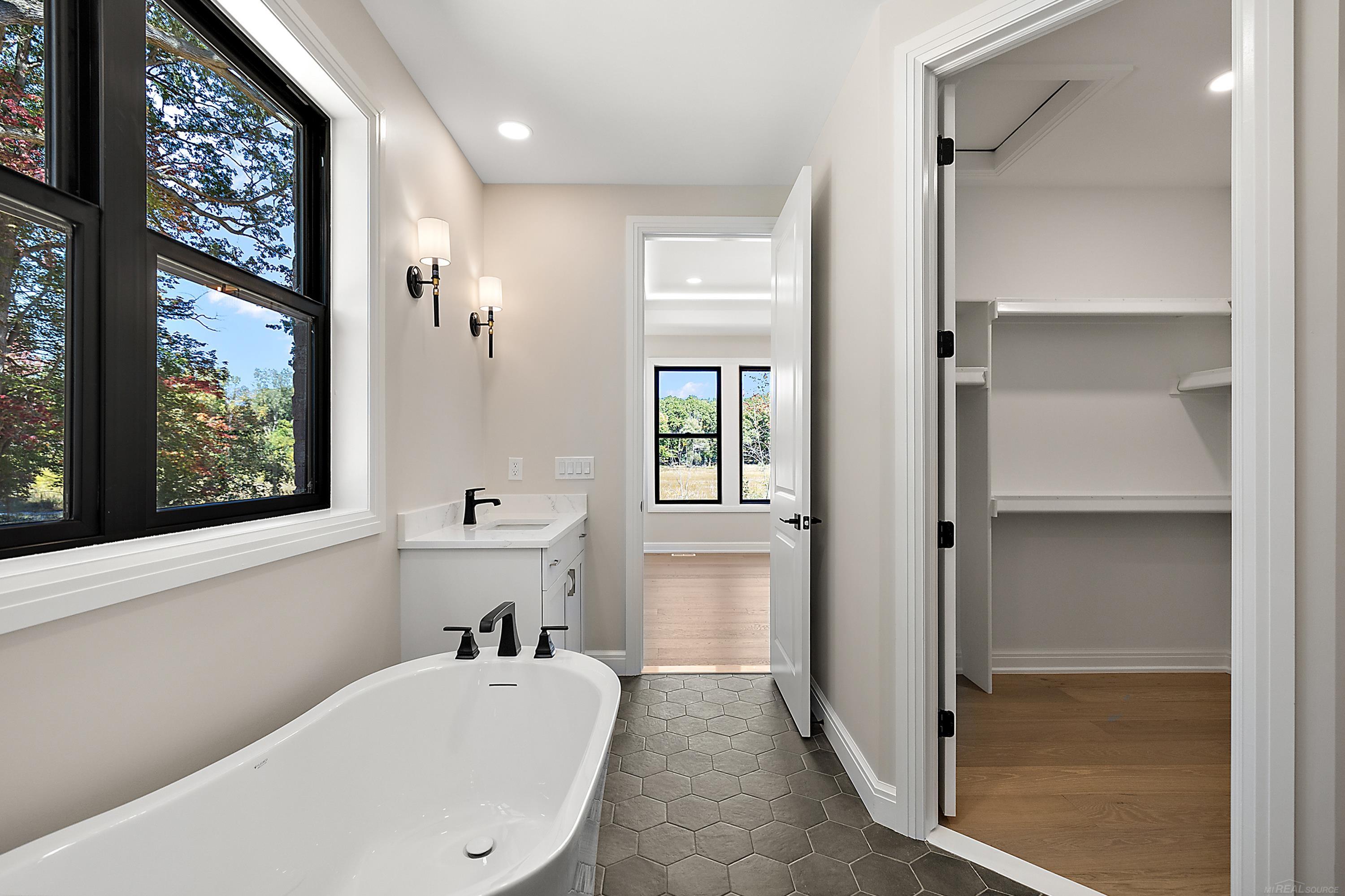 1477 Larkspur Lane